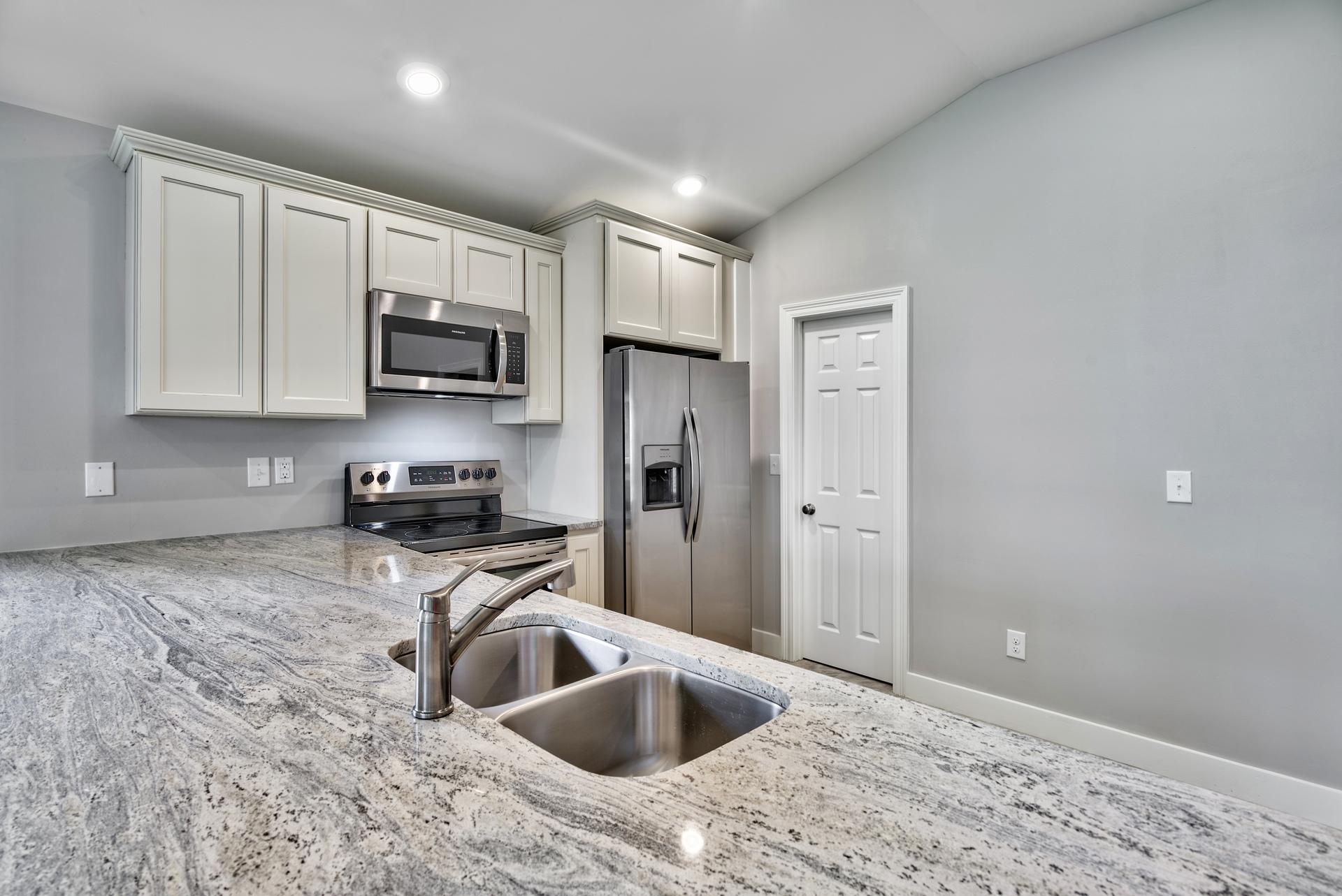 CRESCENT SHORES - Residential