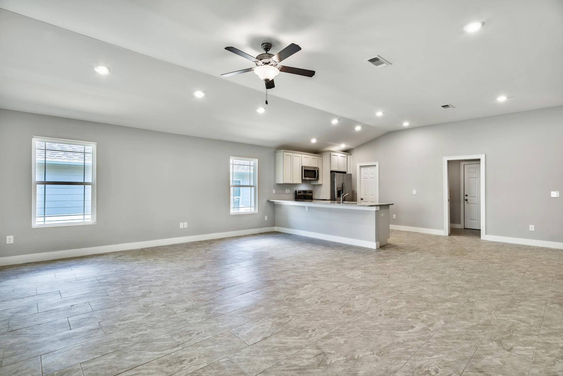 CRESCENT SHORES - Residential