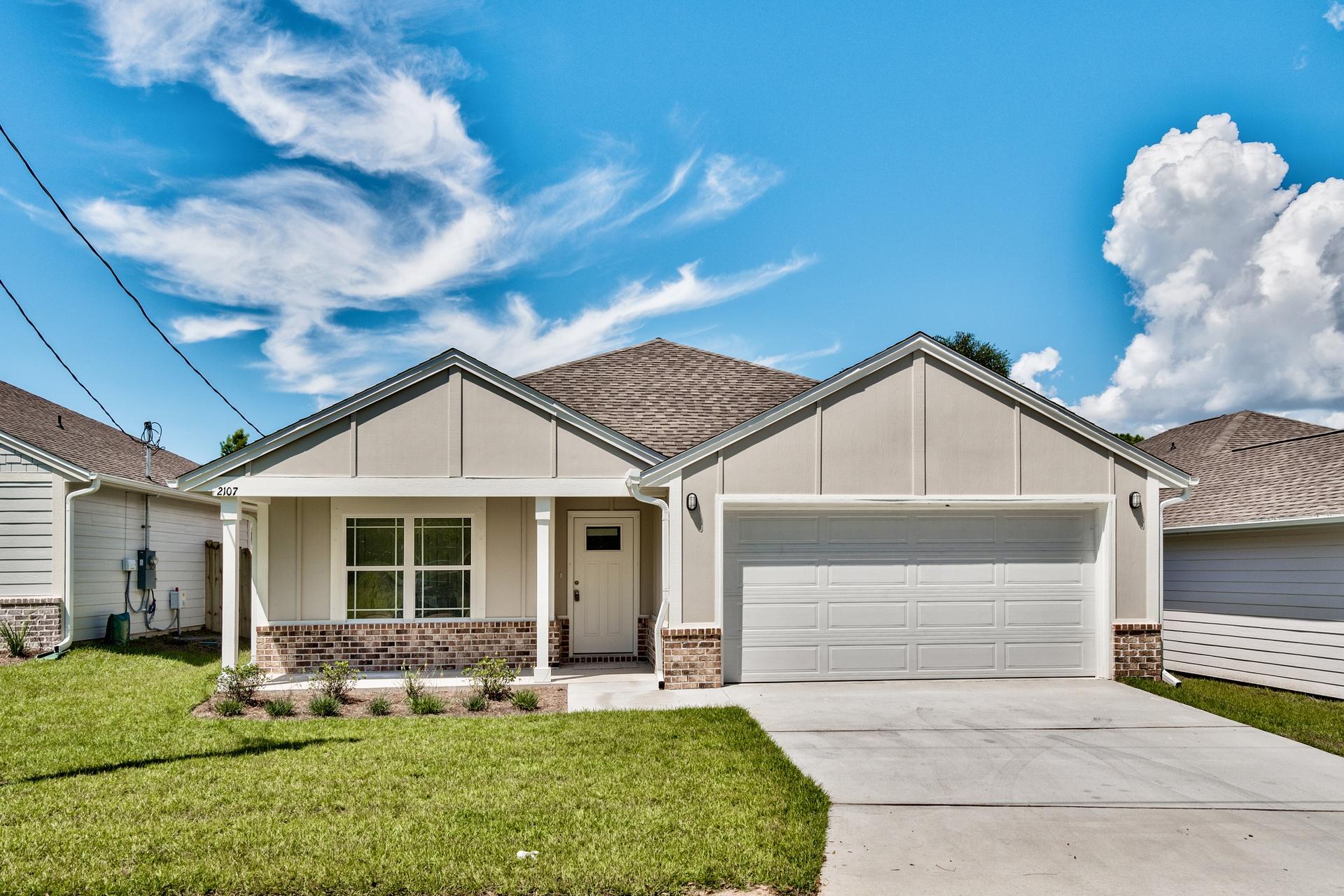 CRESCENT SHORES - Residential