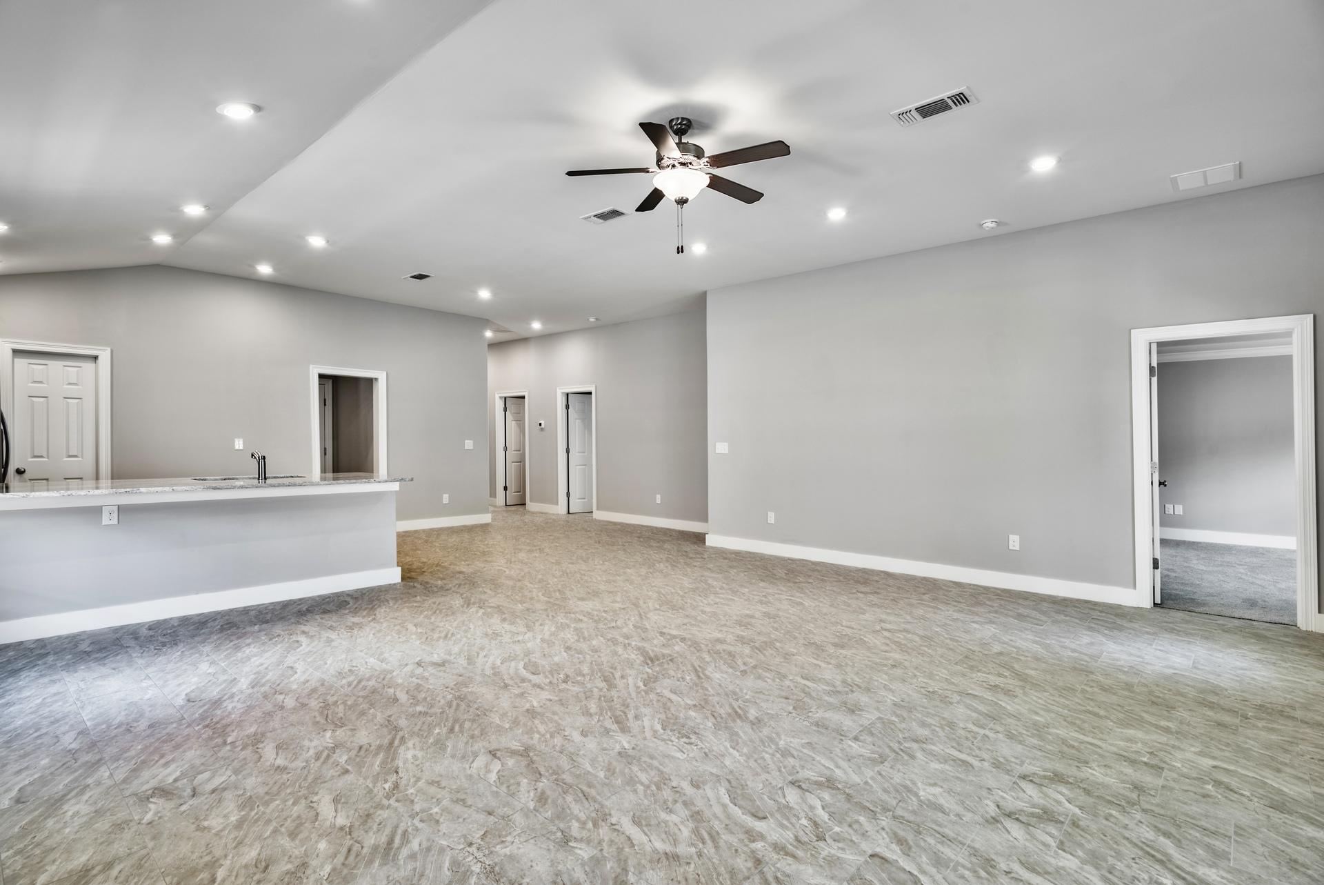 CRESCENT SHORES - Residential