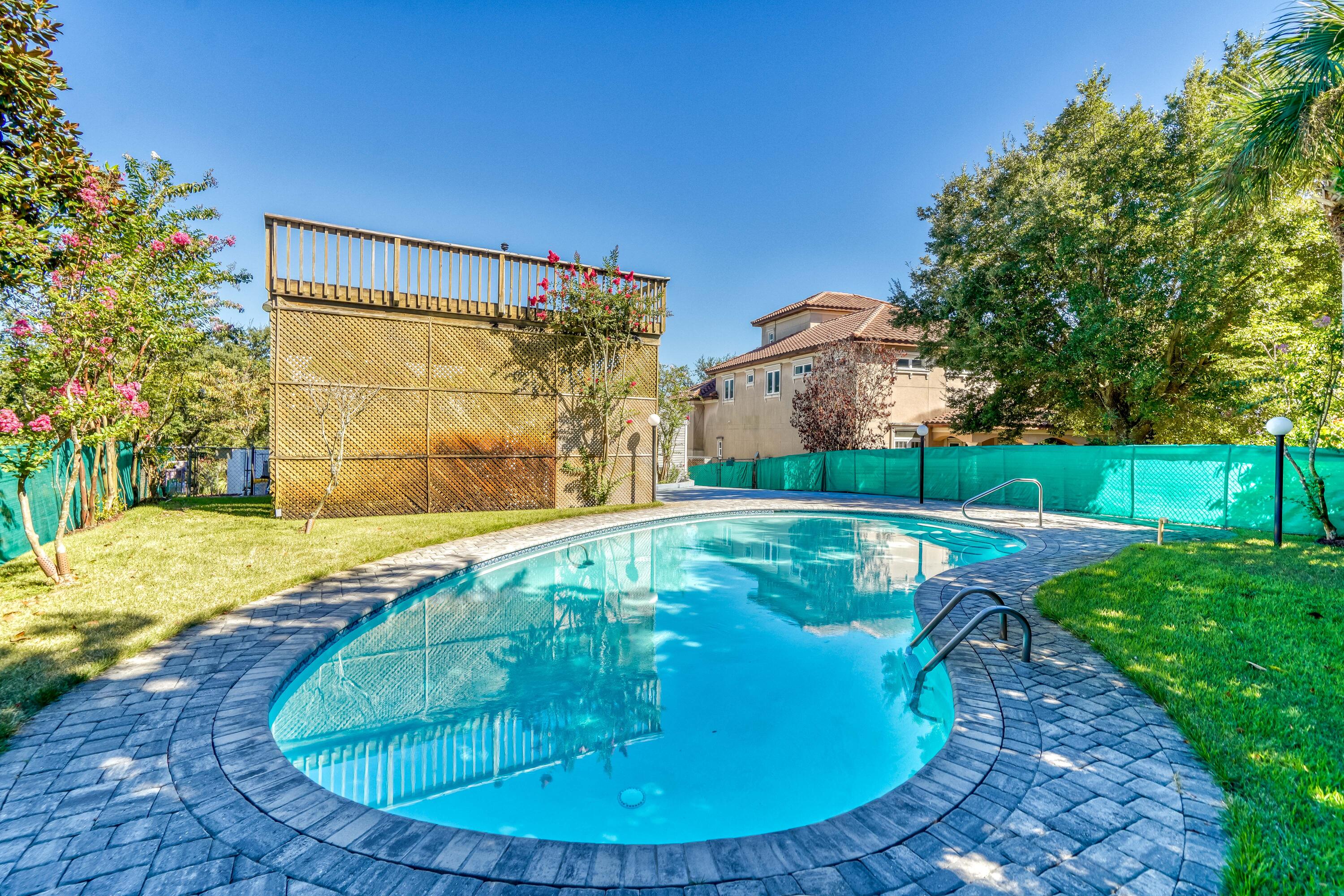 GULF PINES - Residential