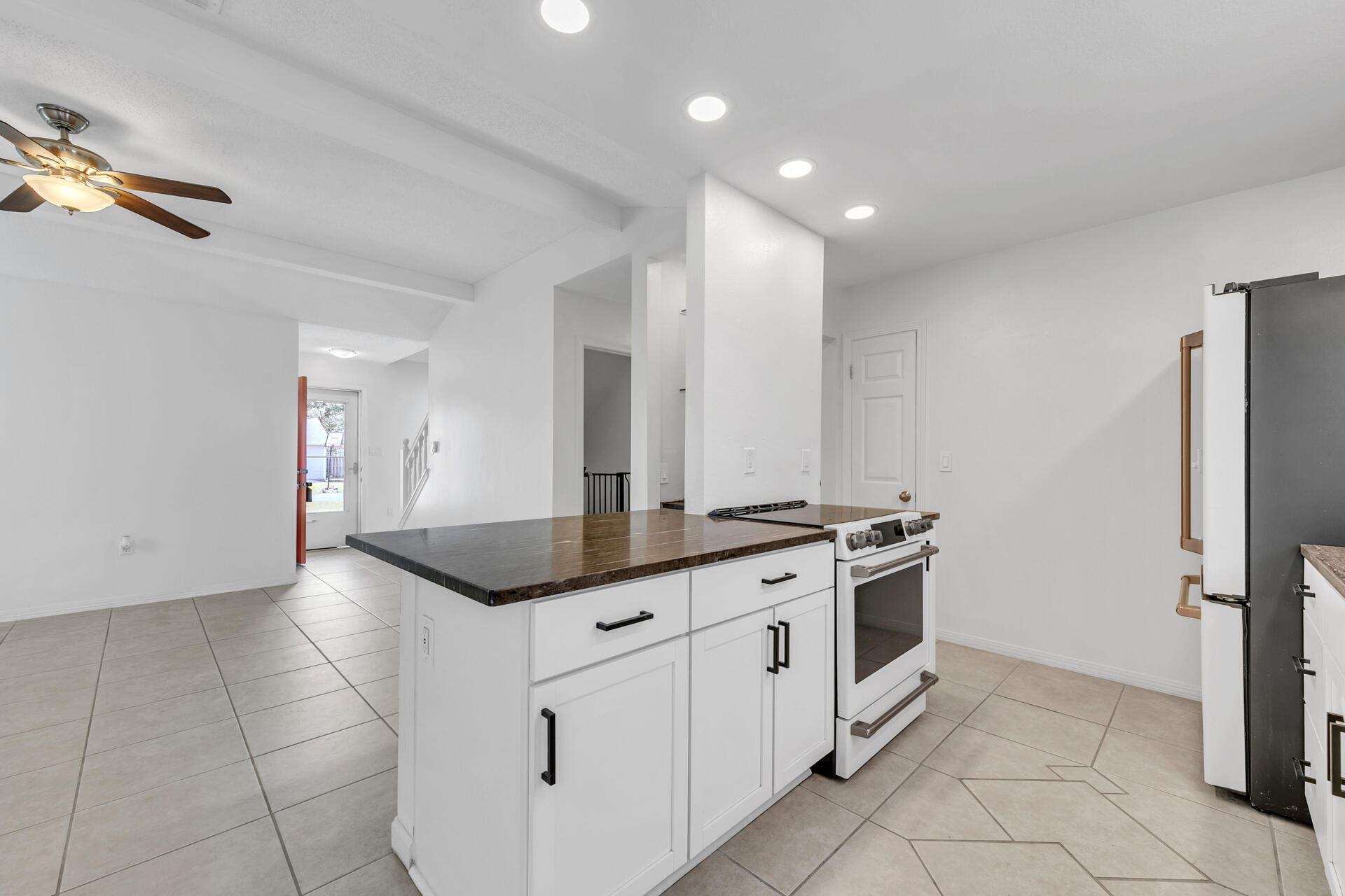 BLUE PINE VILLAGE PH 1 - Residential