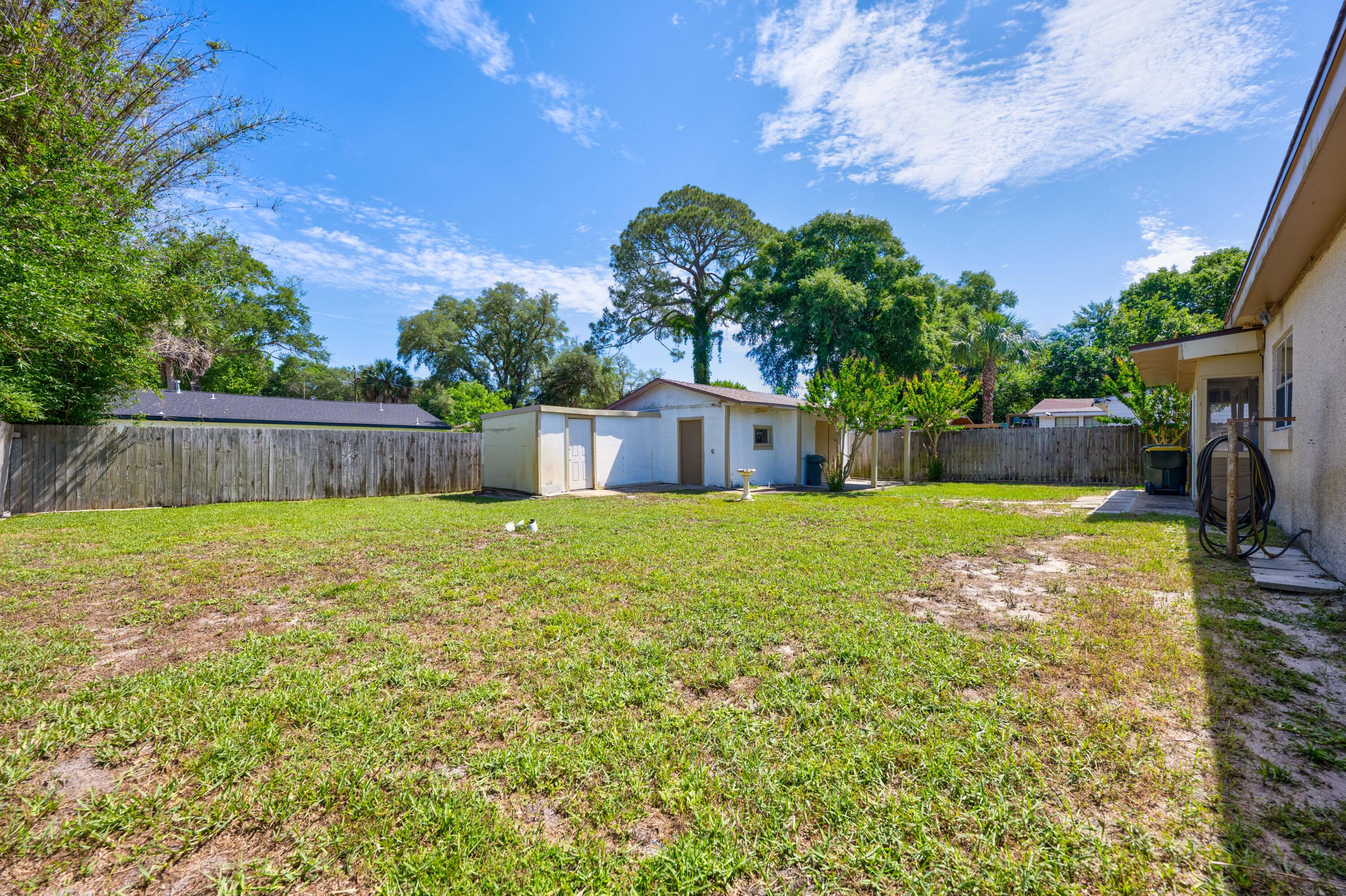 ELLIOTTS POINT 4TH ADDN - Residential