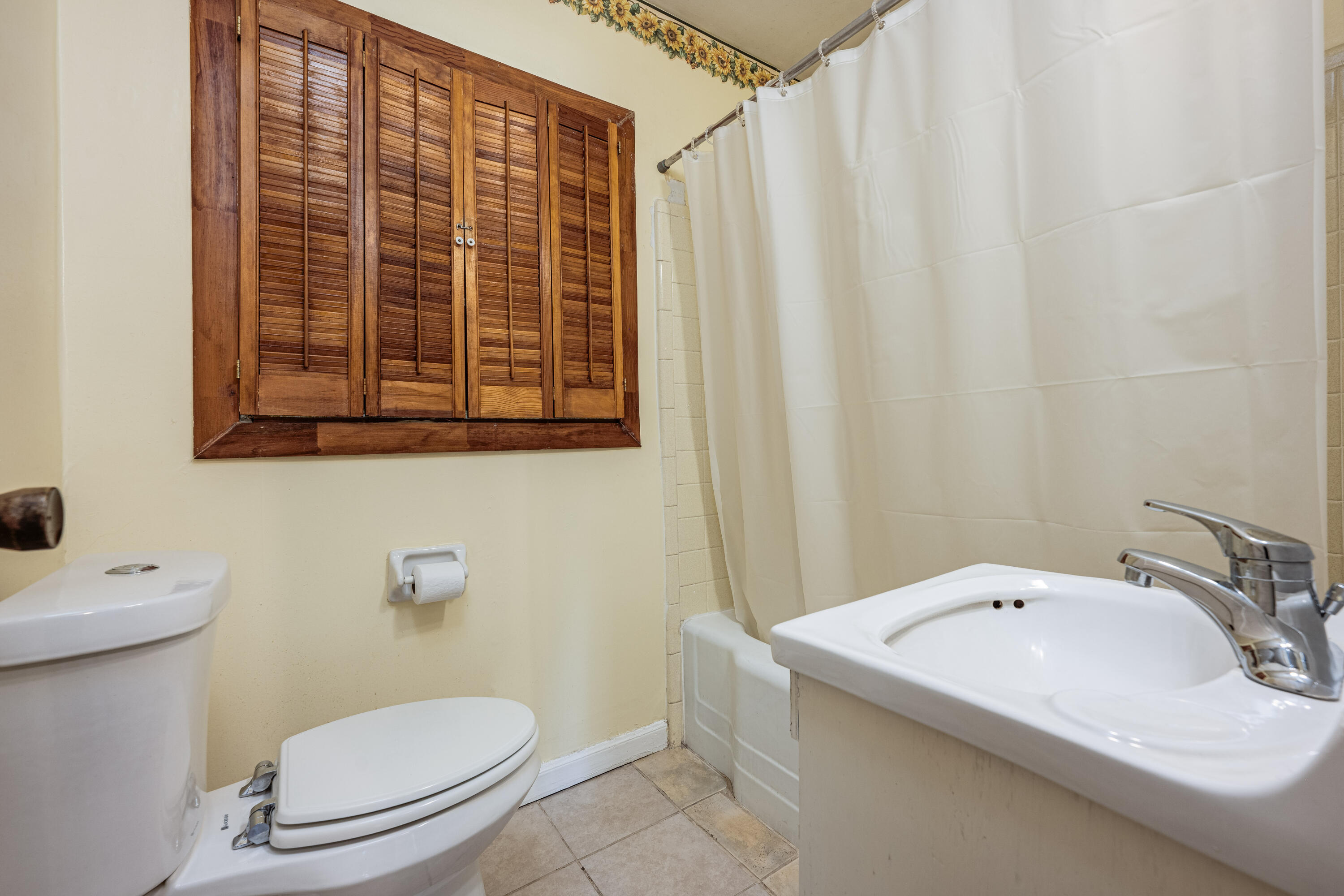 ELLIOTTS POINT 4TH ADDN - Residential