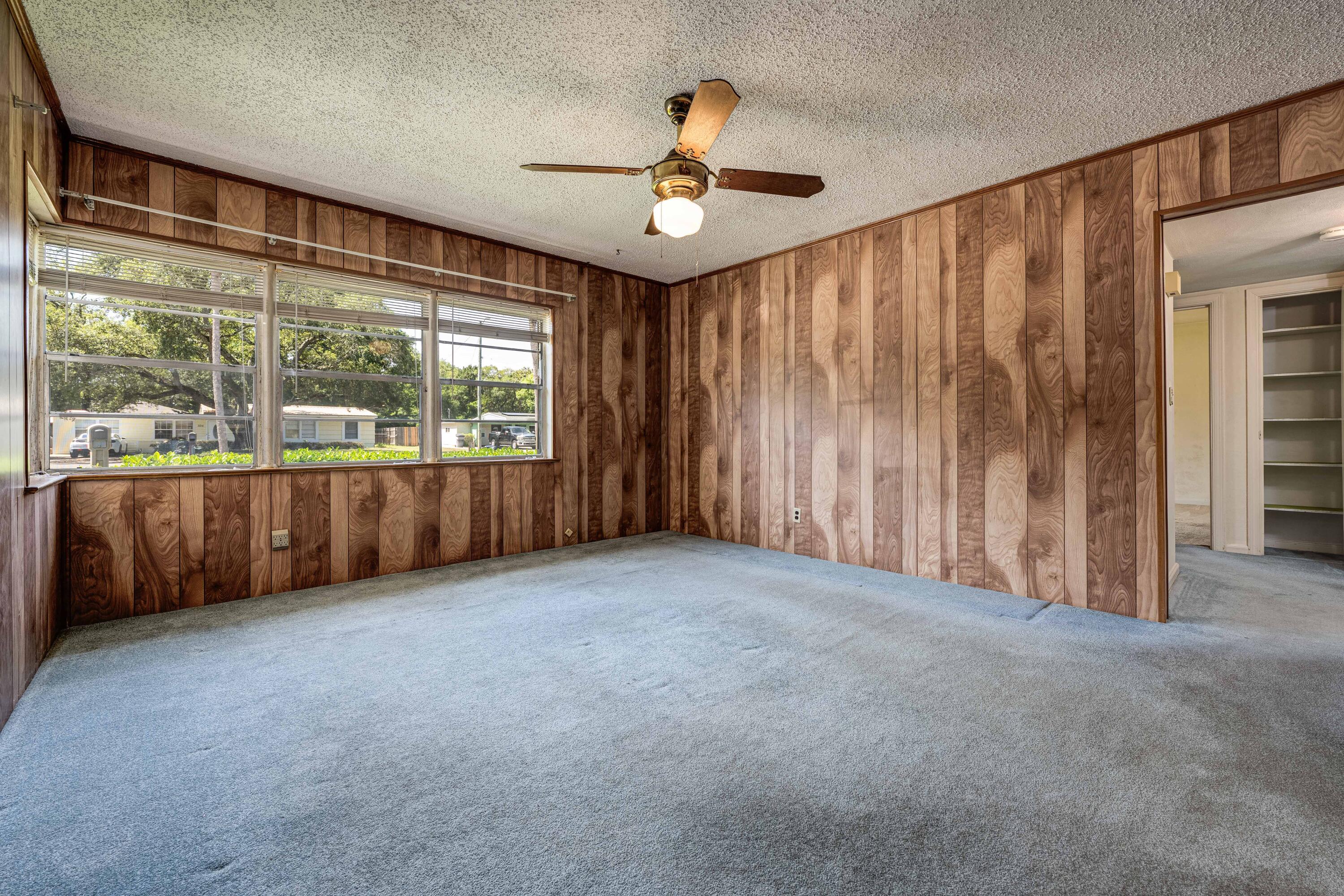 ELLIOTTS POINT 4TH ADDN - Residential