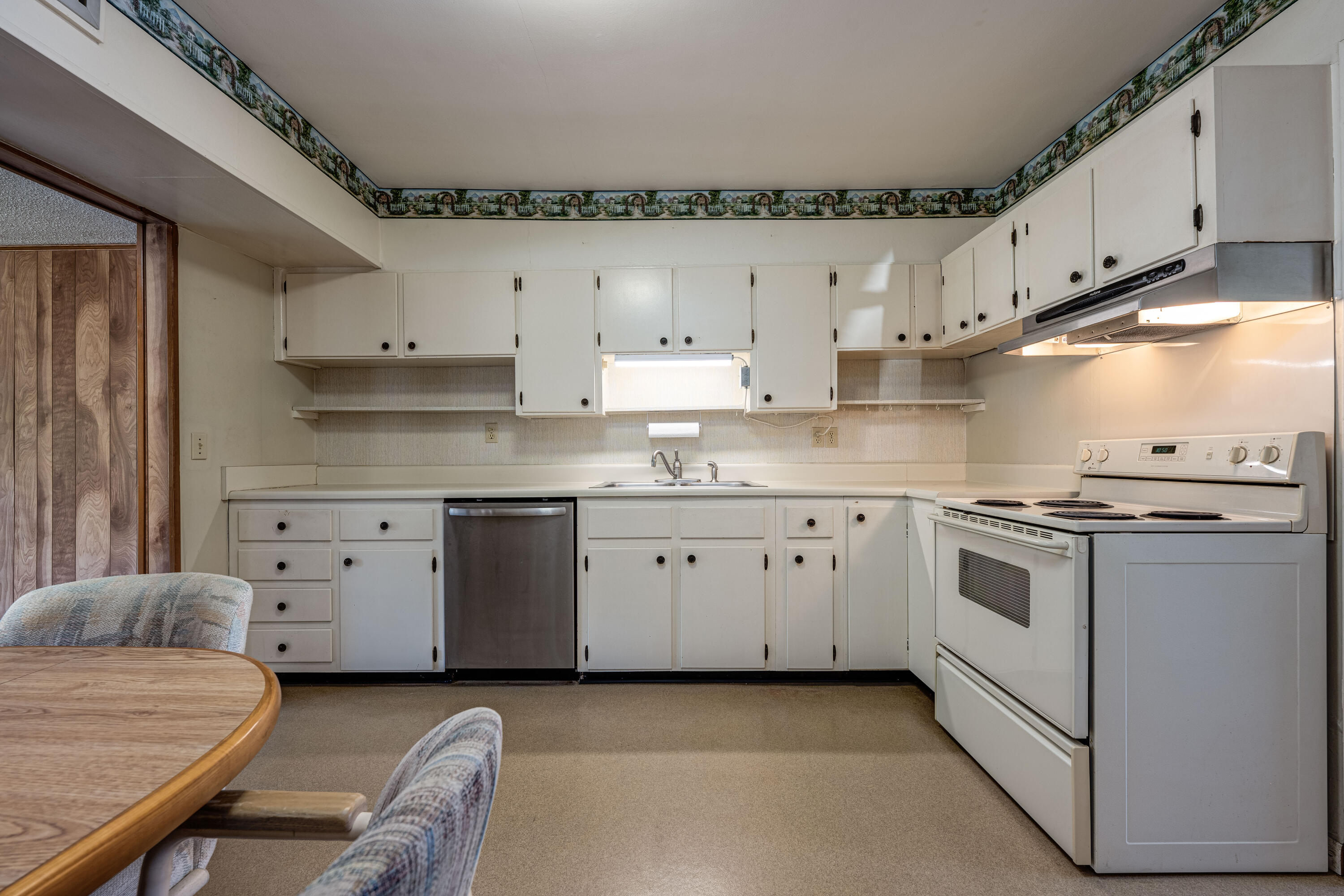 ELLIOTTS POINT 4TH ADDN - Residential