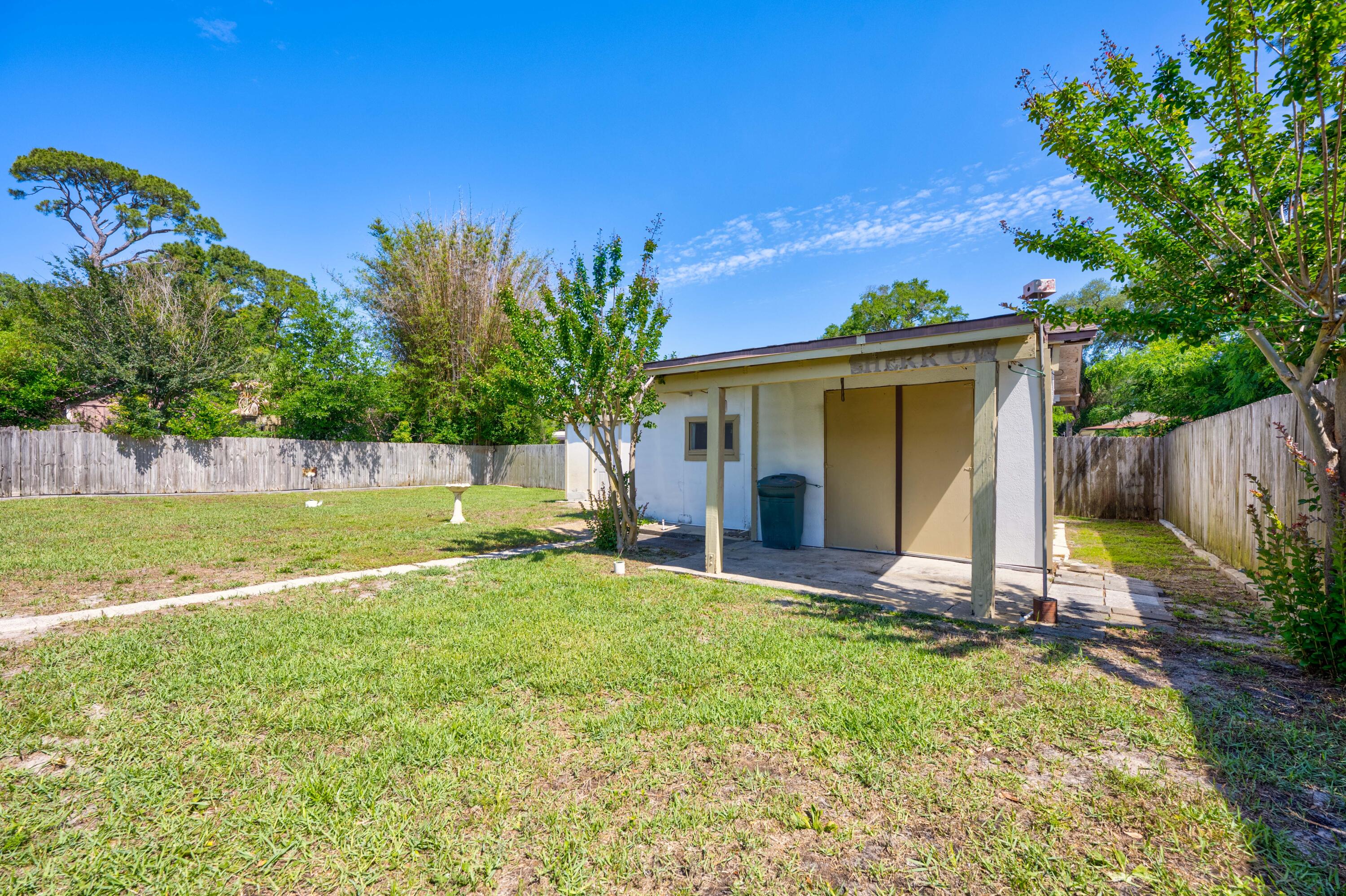 ELLIOTTS POINT 4TH ADDN - Residential