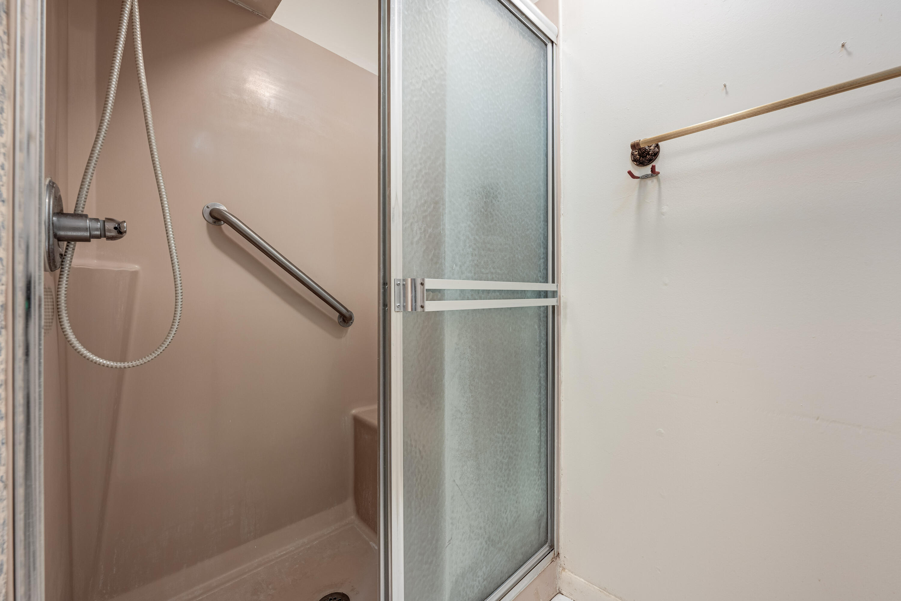 ELLIOTTS POINT 4TH ADDN - Residential