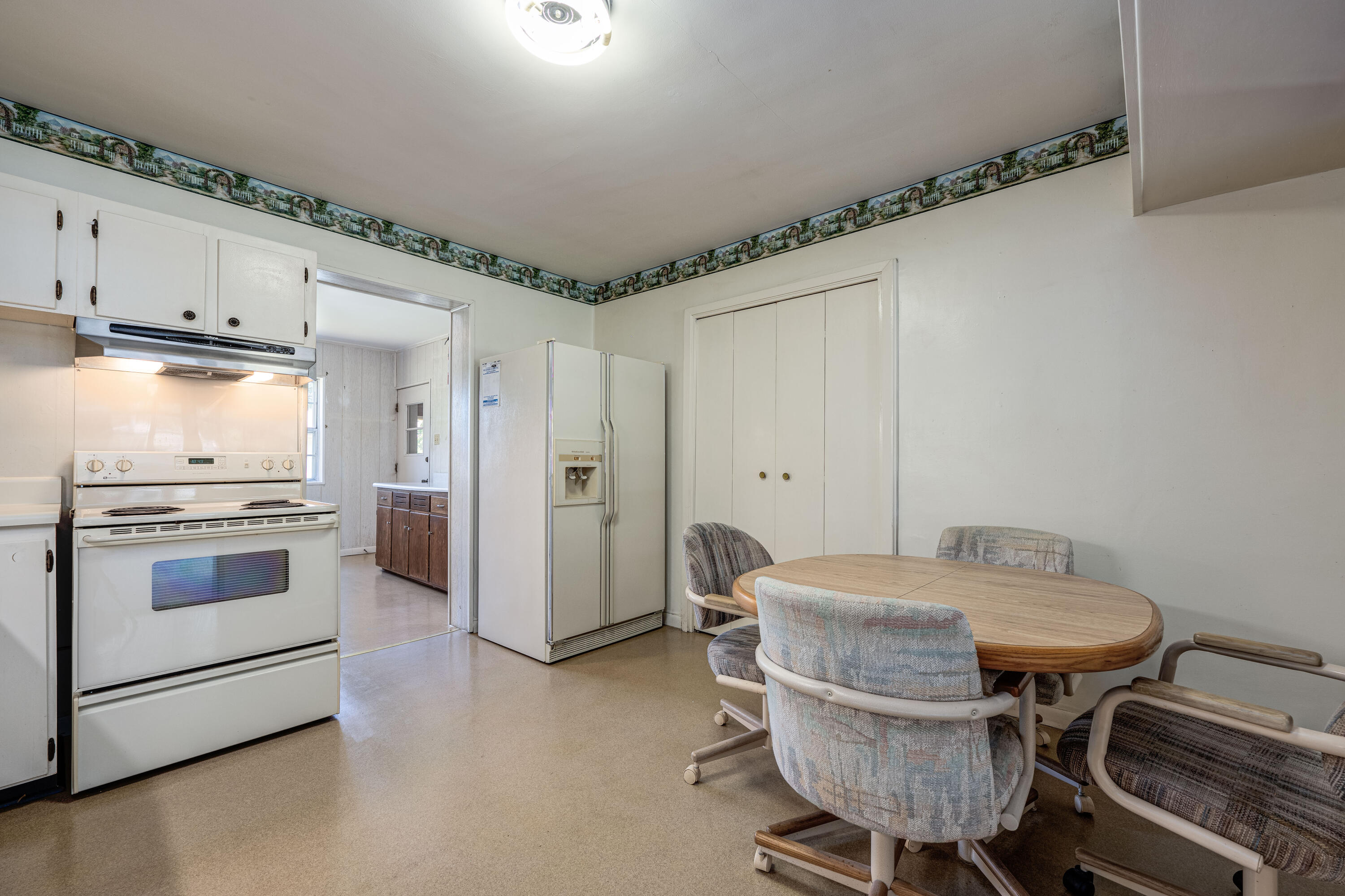 ELLIOTTS POINT 4TH ADDN - Residential