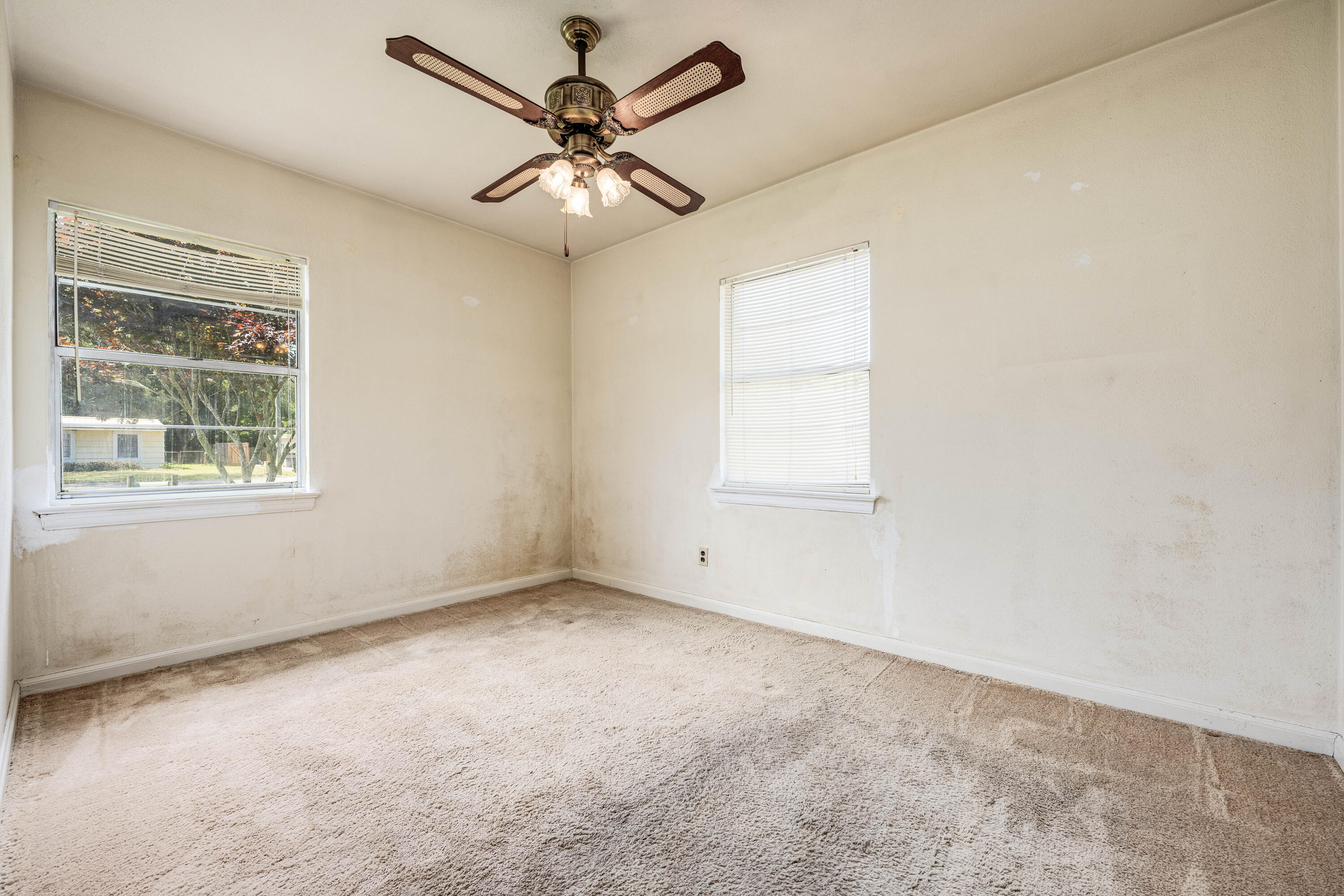 ELLIOTTS POINT 4TH ADDN - Residential