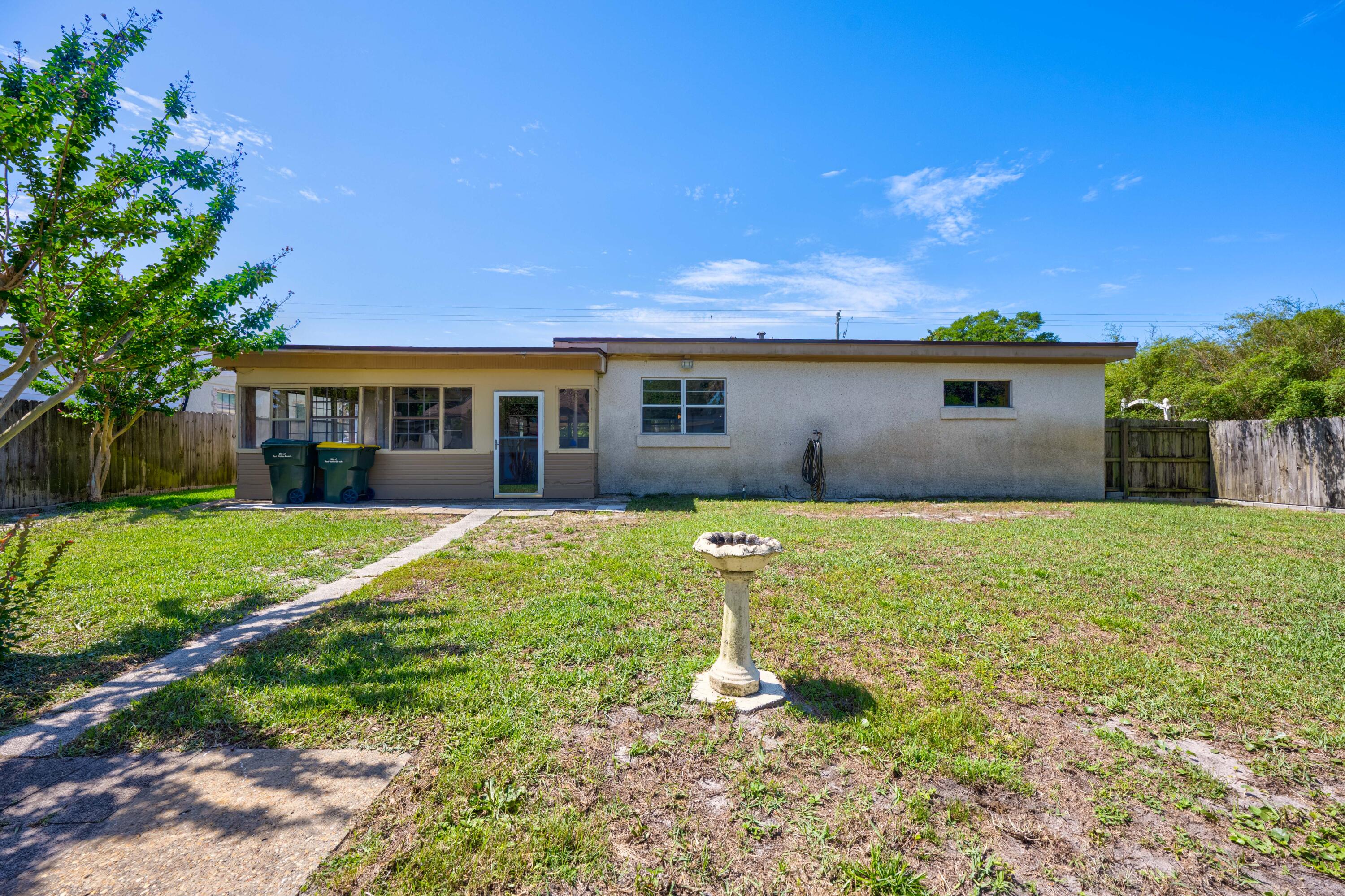 ELLIOTTS POINT 4TH ADDN - Residential