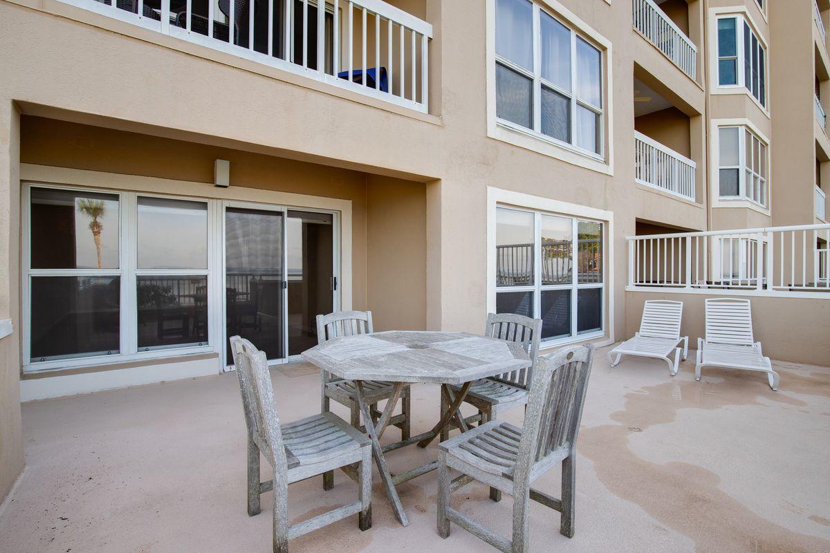 PLAYERS CLUB ON THE BAY - Residential