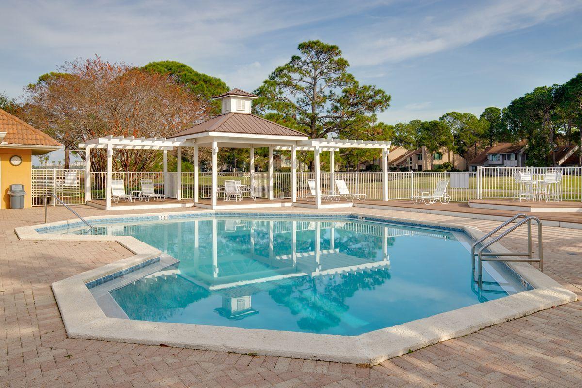 PLAYERS CLUB ON THE BAY - Residential