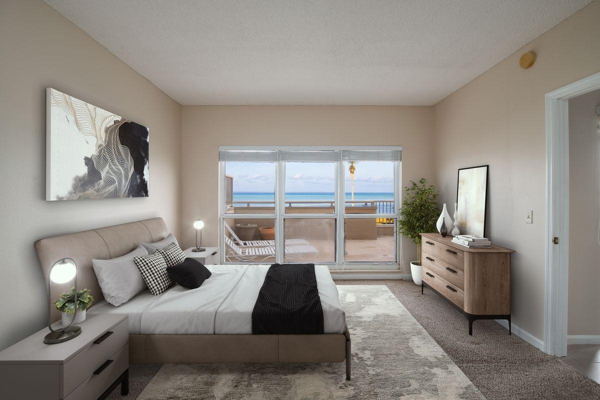 PLAYERS CLUB ON THE BAY - Residential