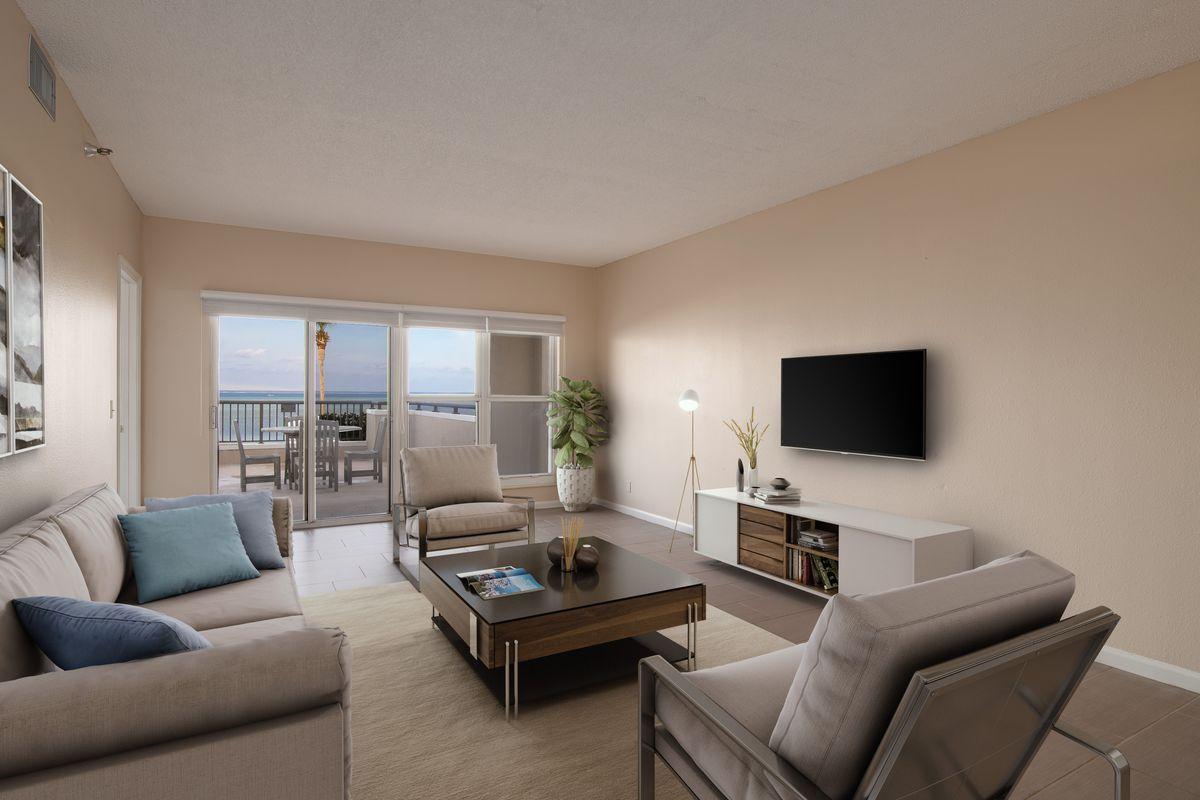 PLAYERS CLUB ON THE BAY - Residential