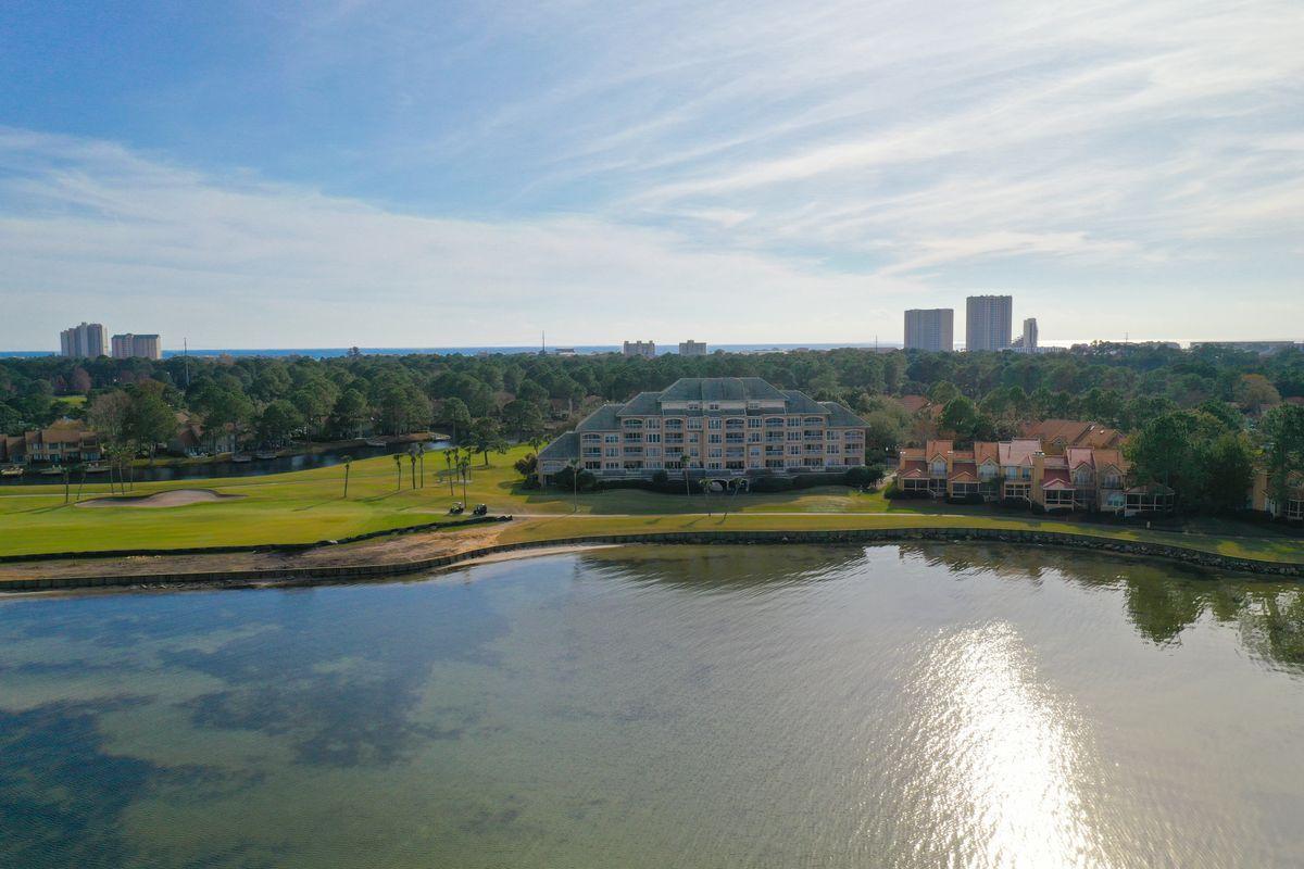 PLAYERS CLUB ON THE BAY - Residential