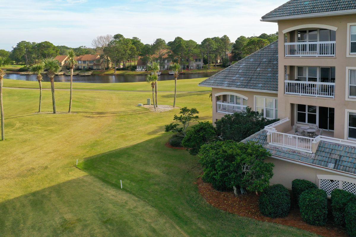 PLAYERS CLUB ON THE BAY - Residential