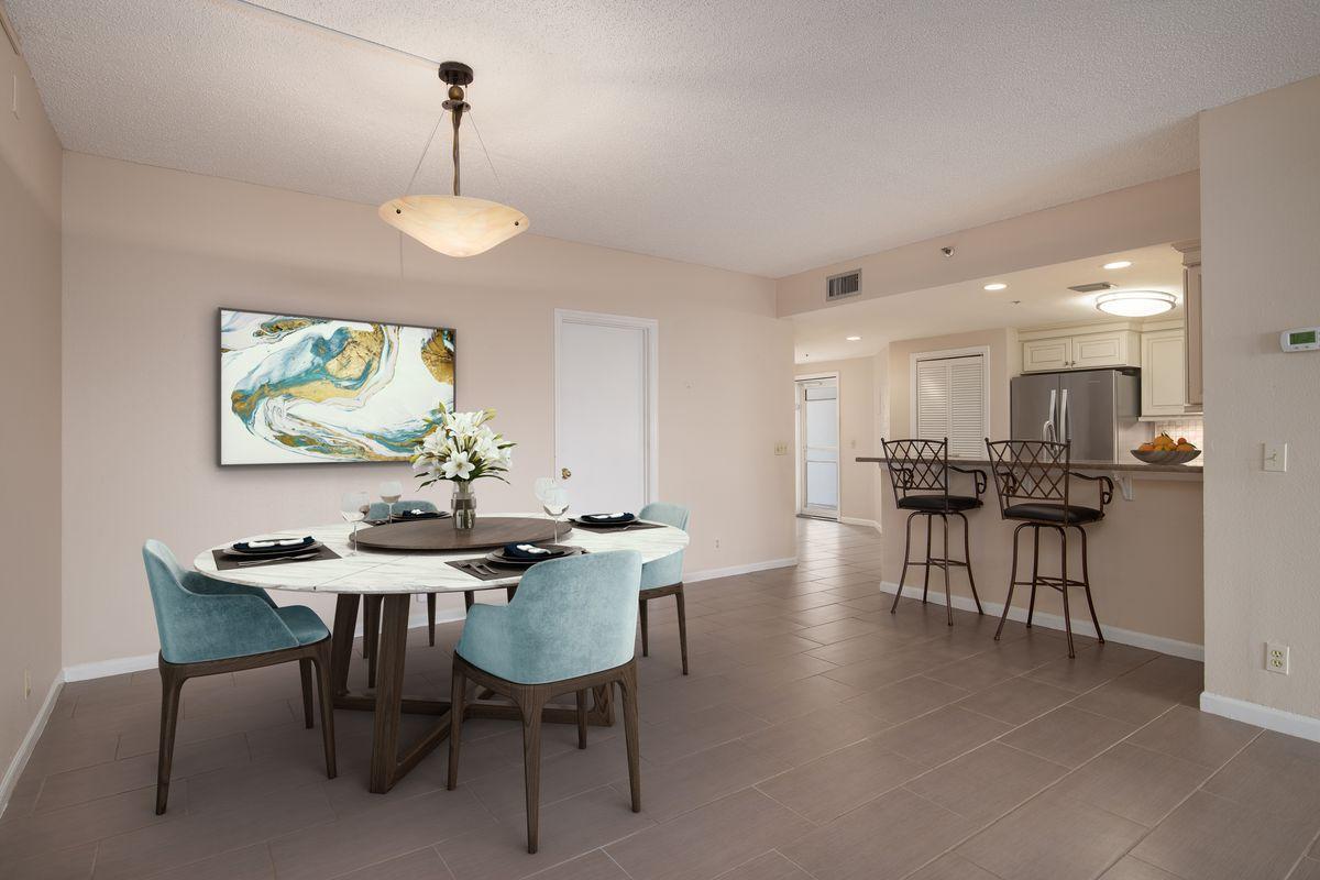 PLAYERS CLUB ON THE BAY - Residential