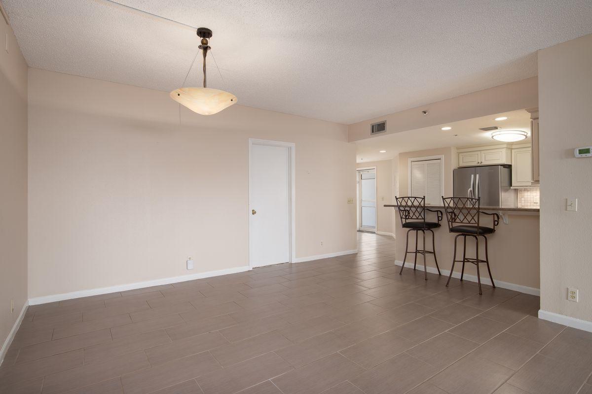 PLAYERS CLUB ON THE BAY - Residential