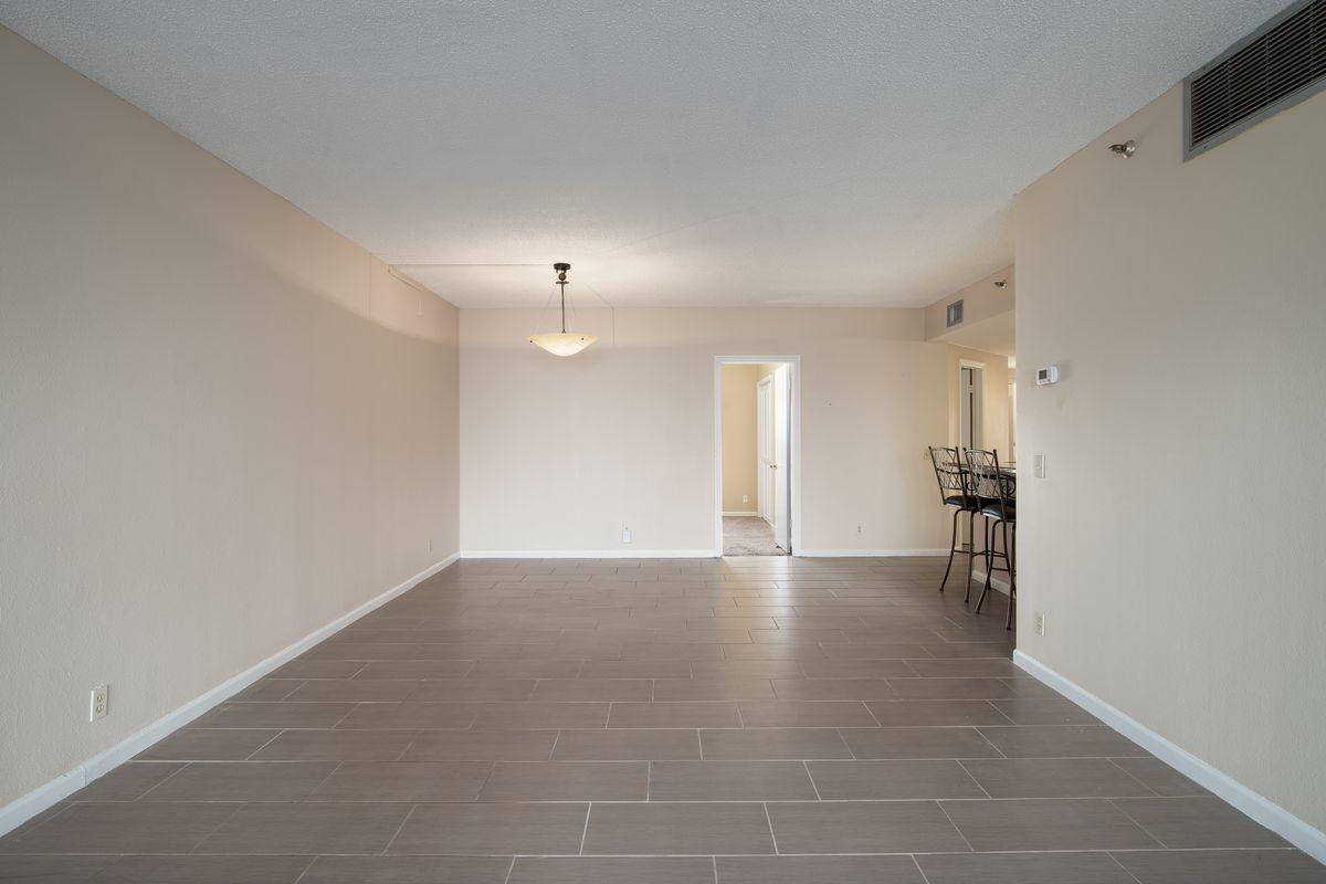 PLAYERS CLUB ON THE BAY - Residential