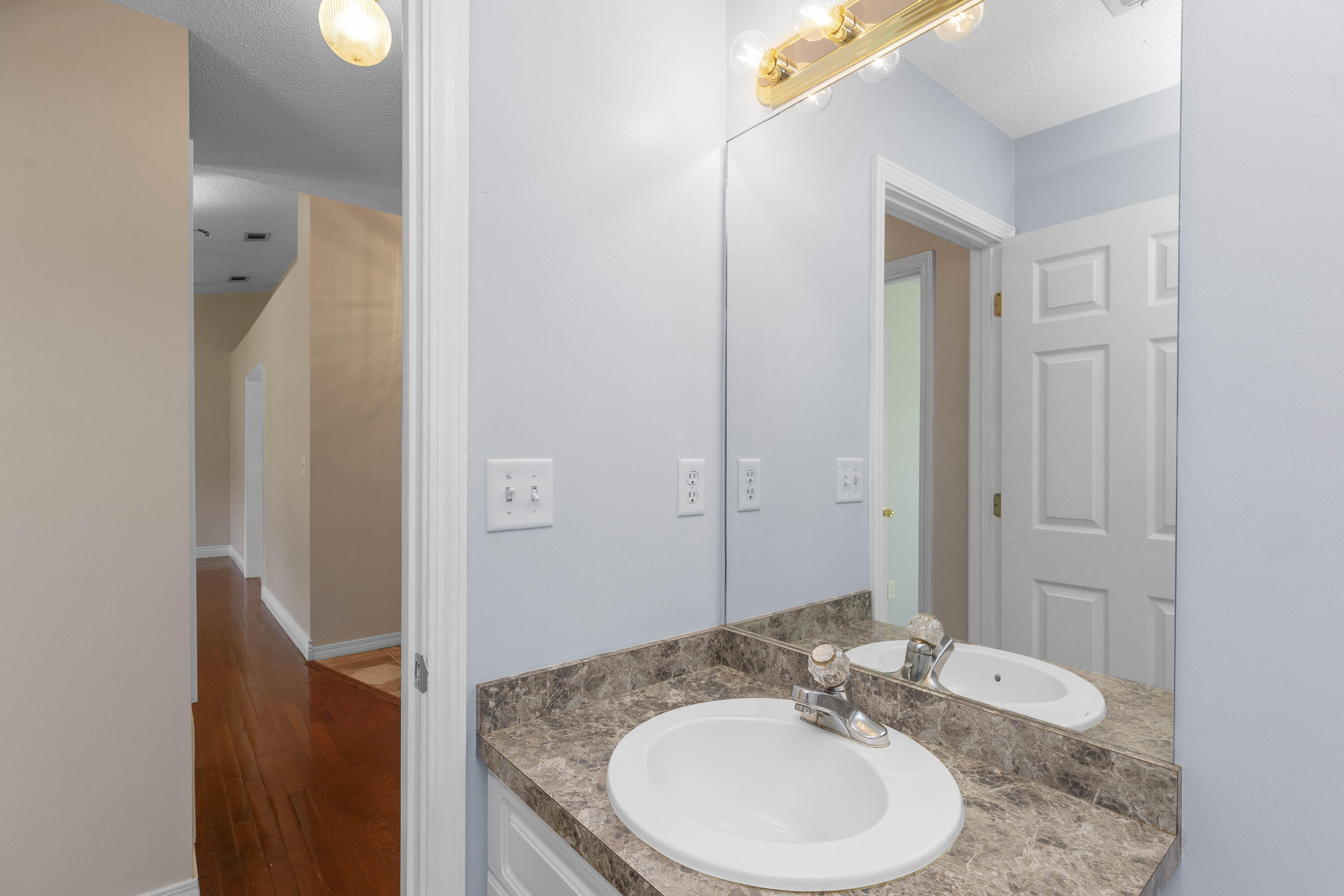 NORTHVIEW ESTATES 7TH ADDN - Residential