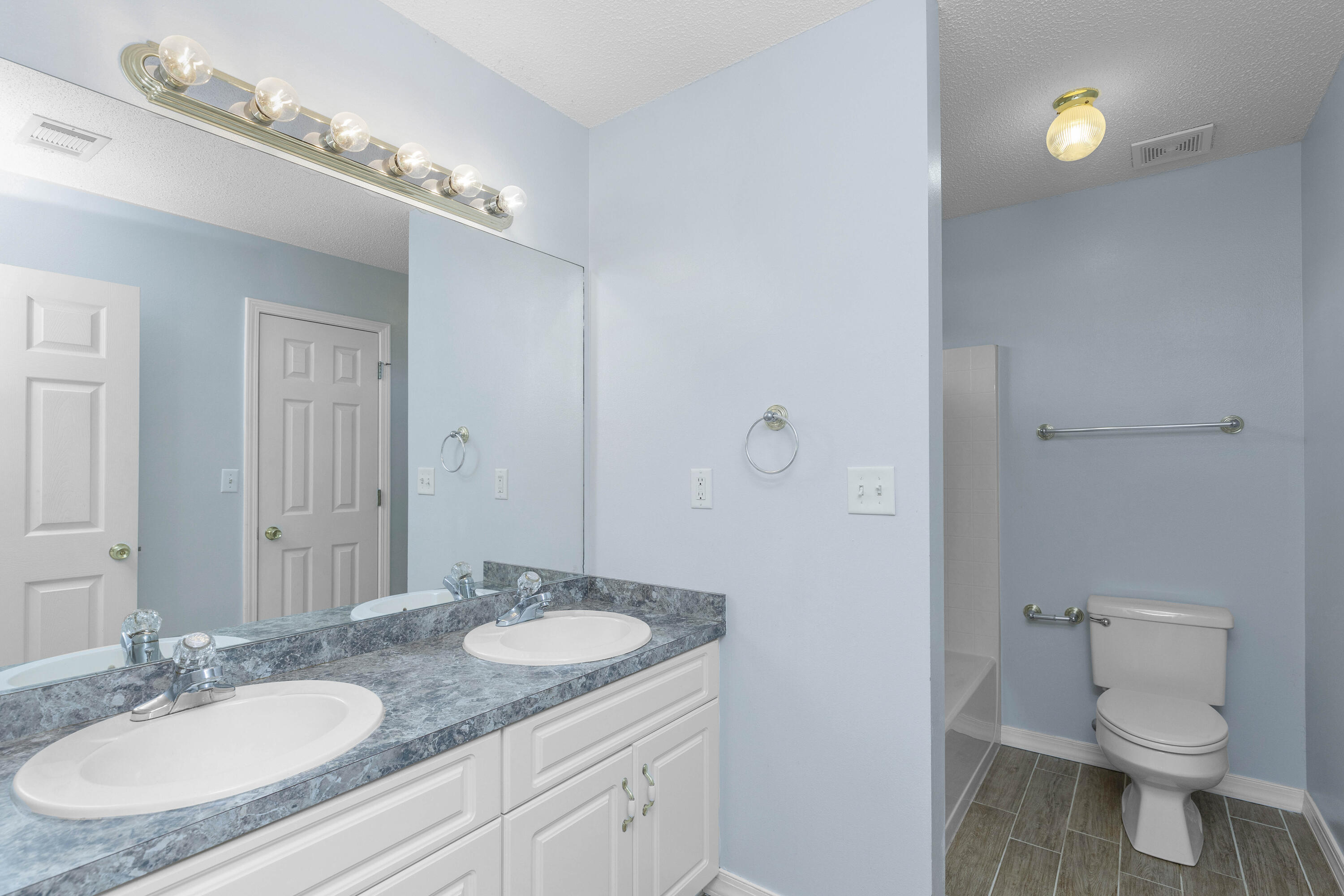 NORTHVIEW ESTATES 7TH ADDN - Residential