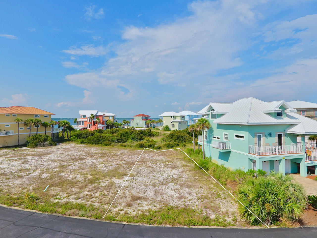 CARIBBEAN ISLE - Land