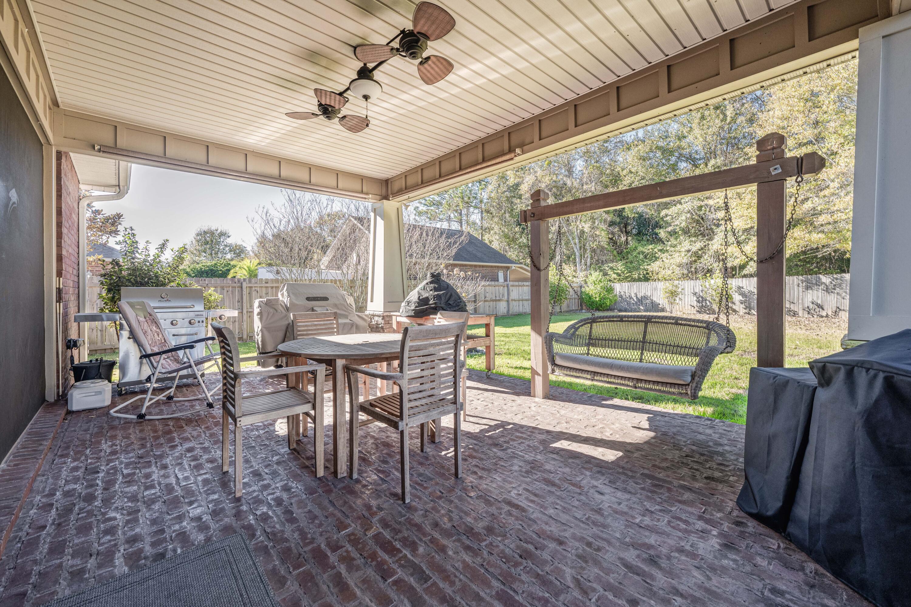 LAURELWOOD ESTATES - Residential