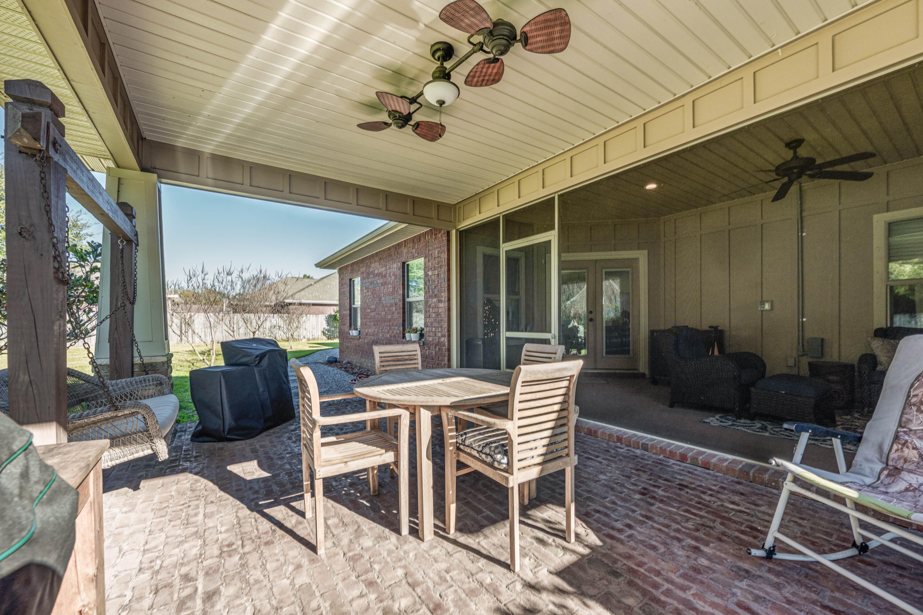 LAURELWOOD ESTATES - Residential