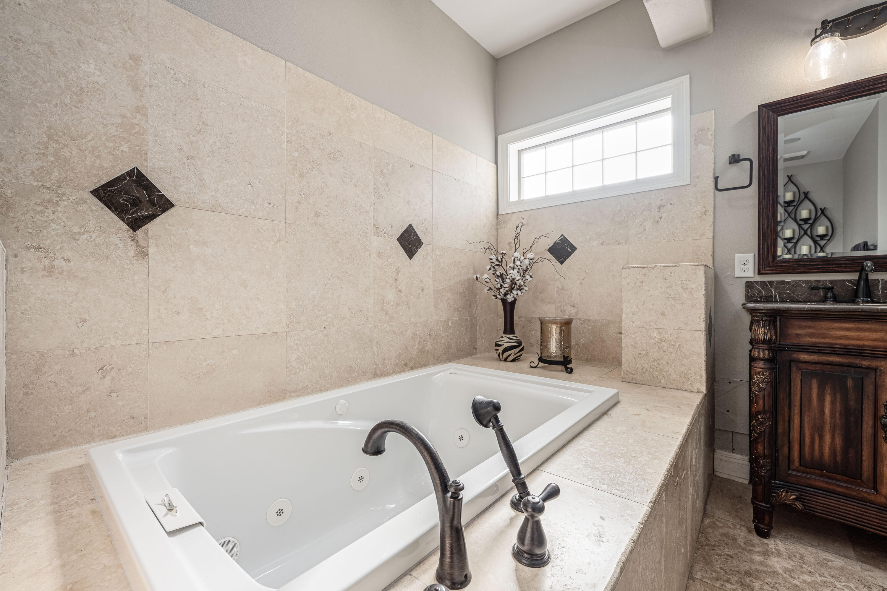 LAURELWOOD ESTATES - Residential