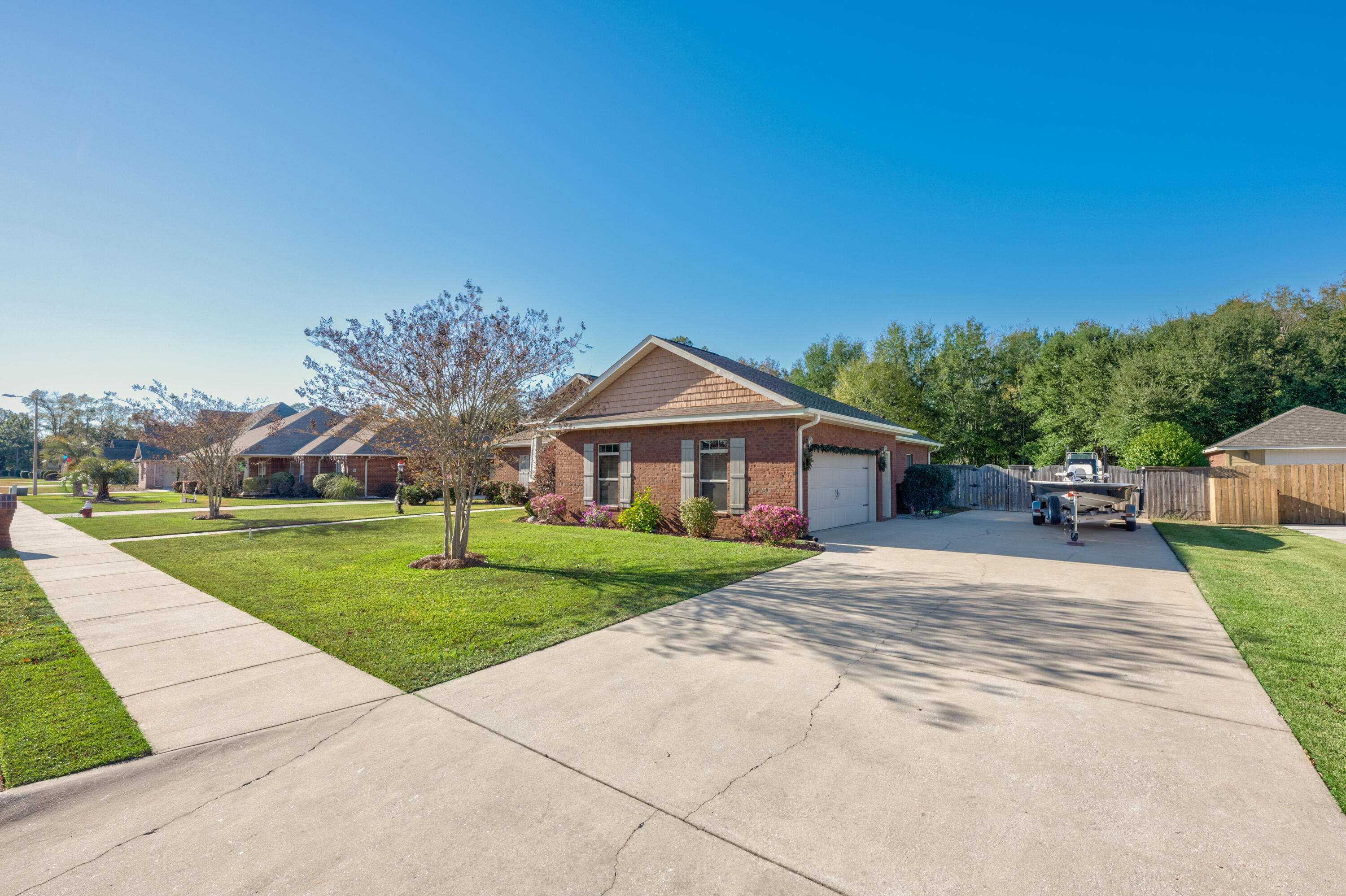 LAURELWOOD ESTATES - Residential