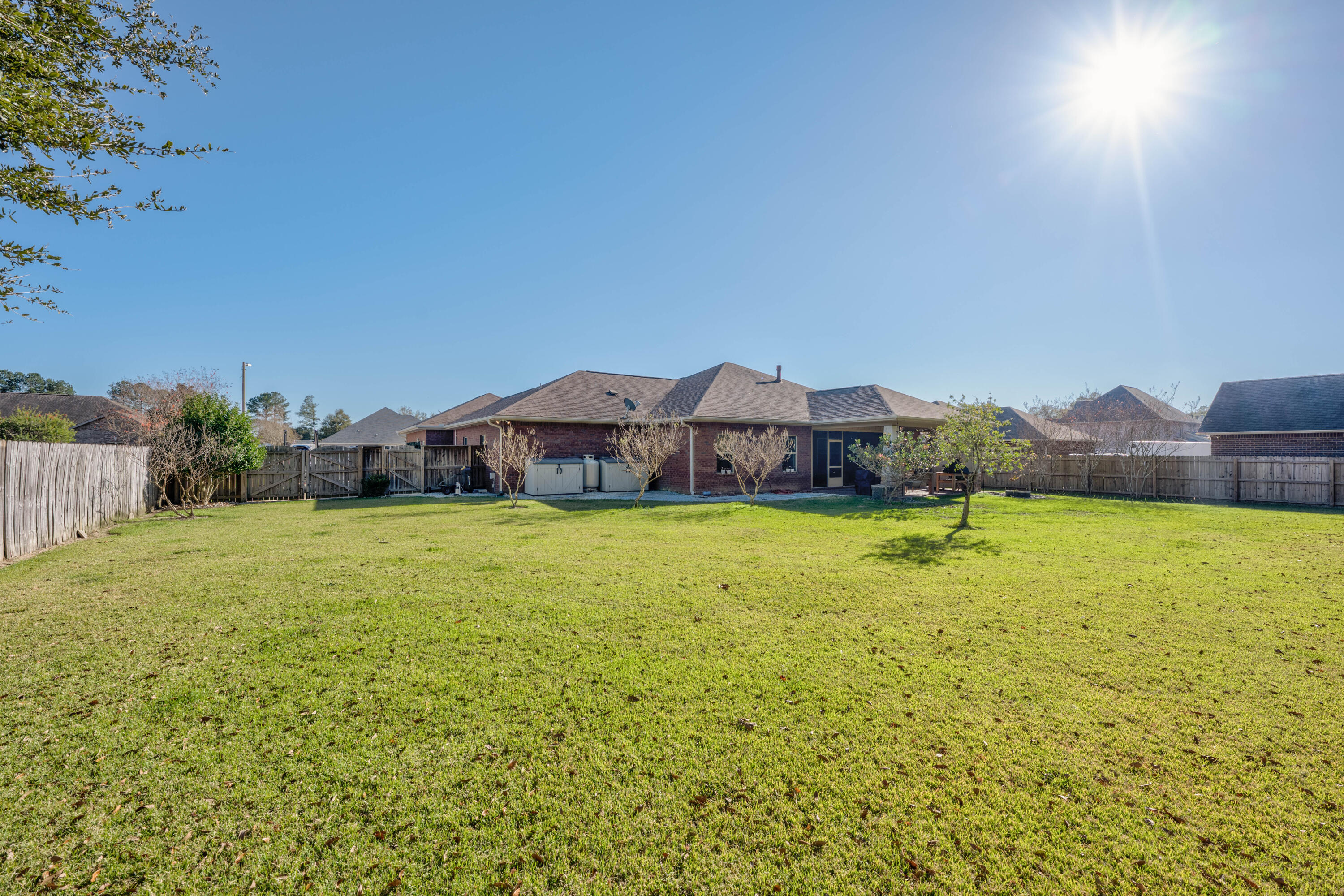 LAURELWOOD ESTATES - Residential