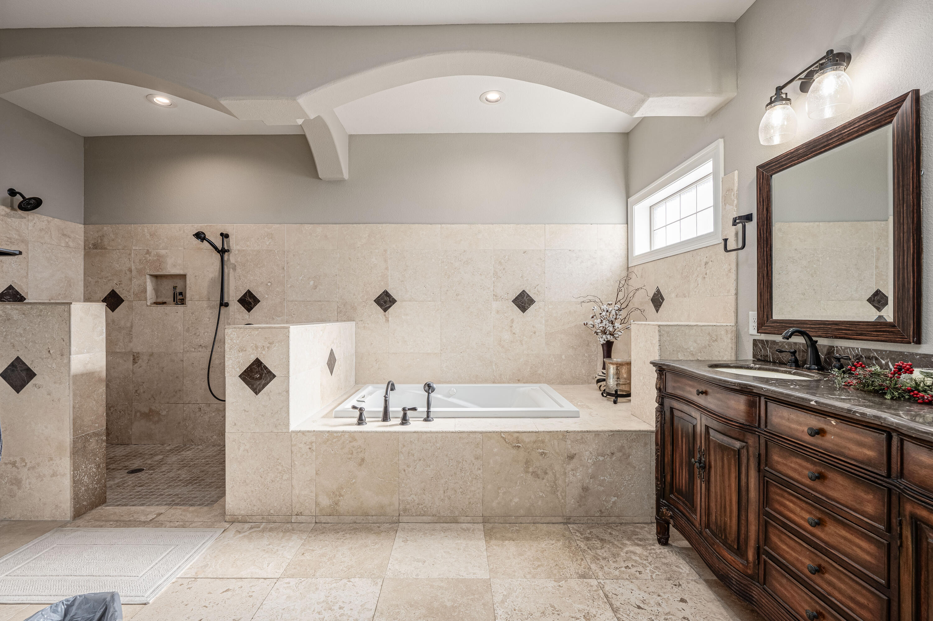 LAURELWOOD ESTATES - Residential