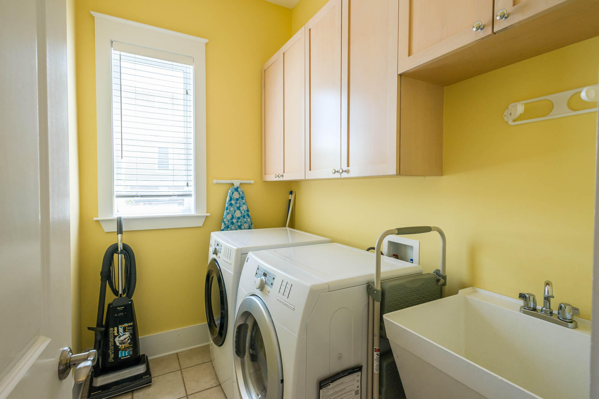 SUMMER'S EDGE - Residential