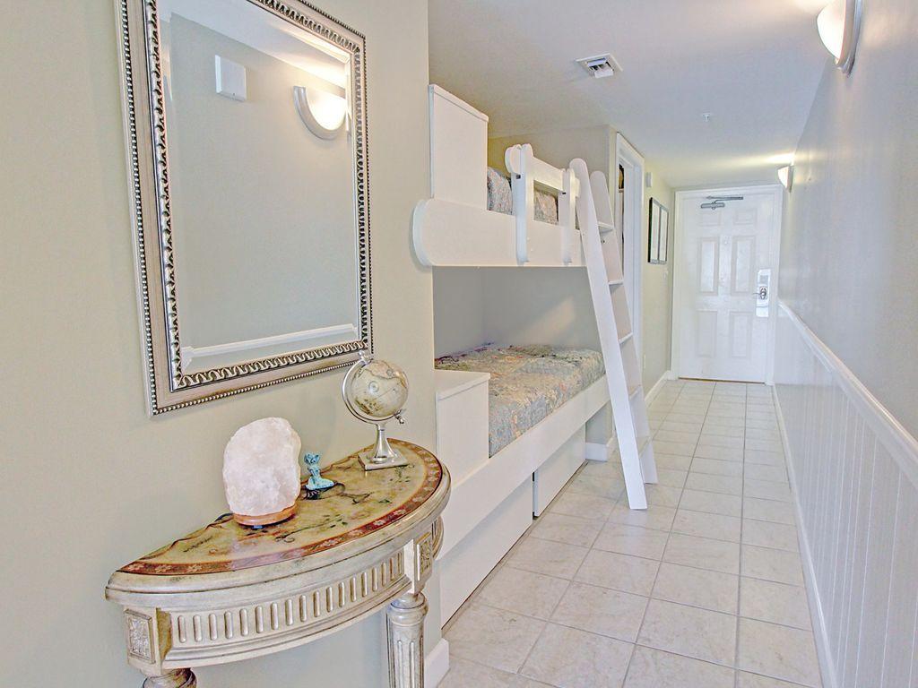 PELICAN ISLE - Residential