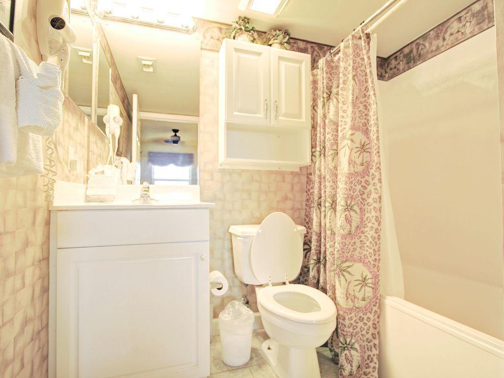 PELICAN ISLE - Residential