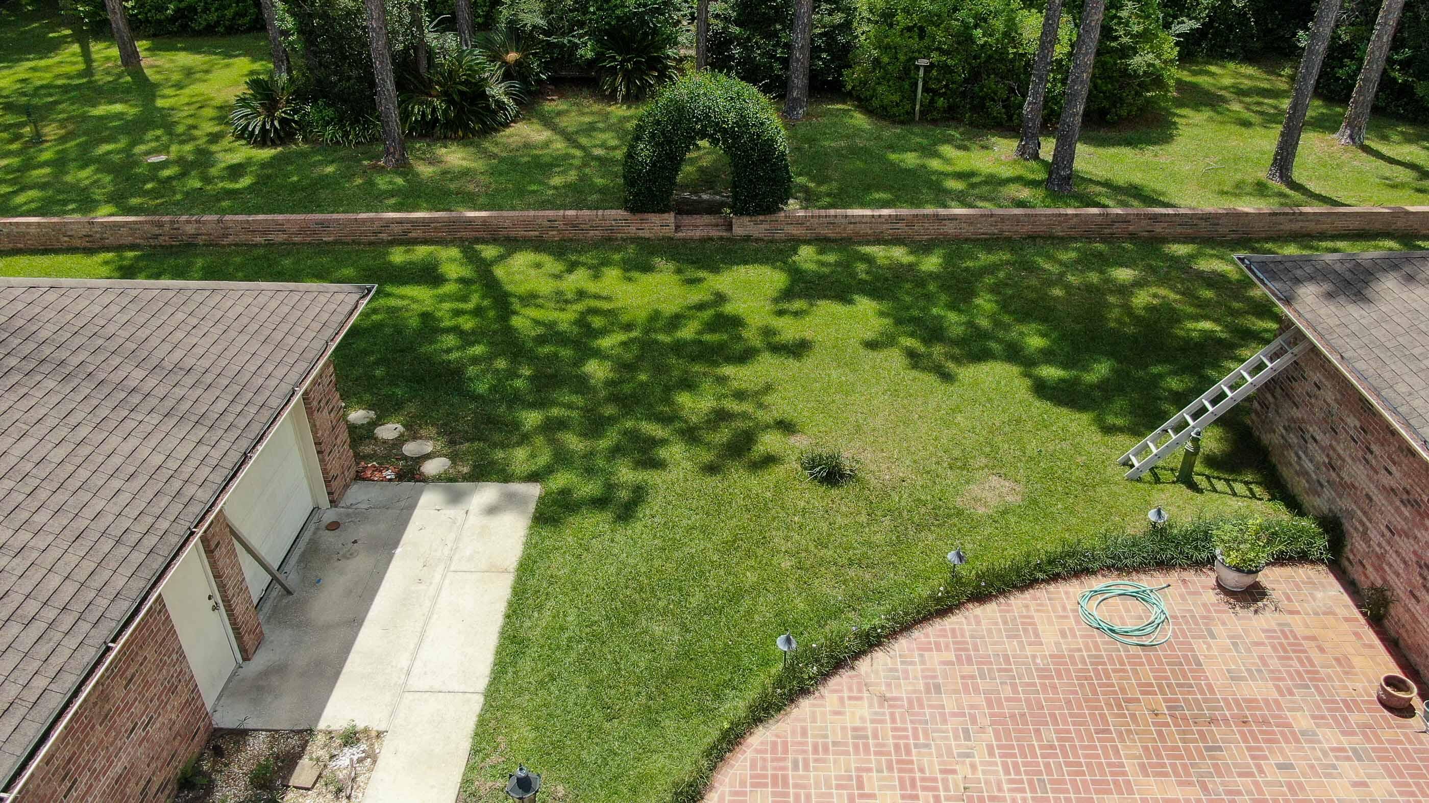 PINE SHORES - Residential