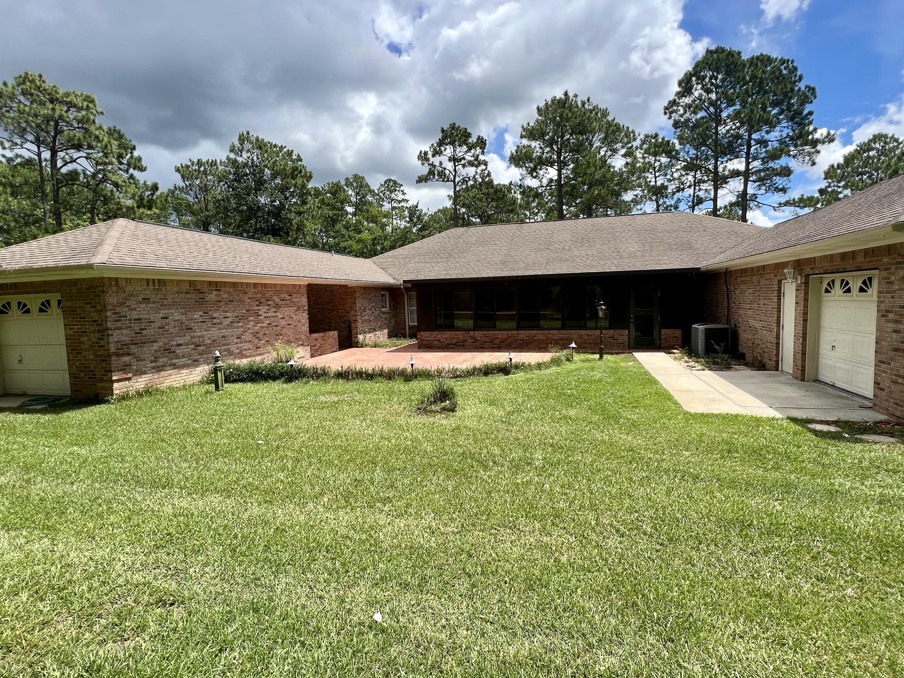 PINE SHORES - Residential