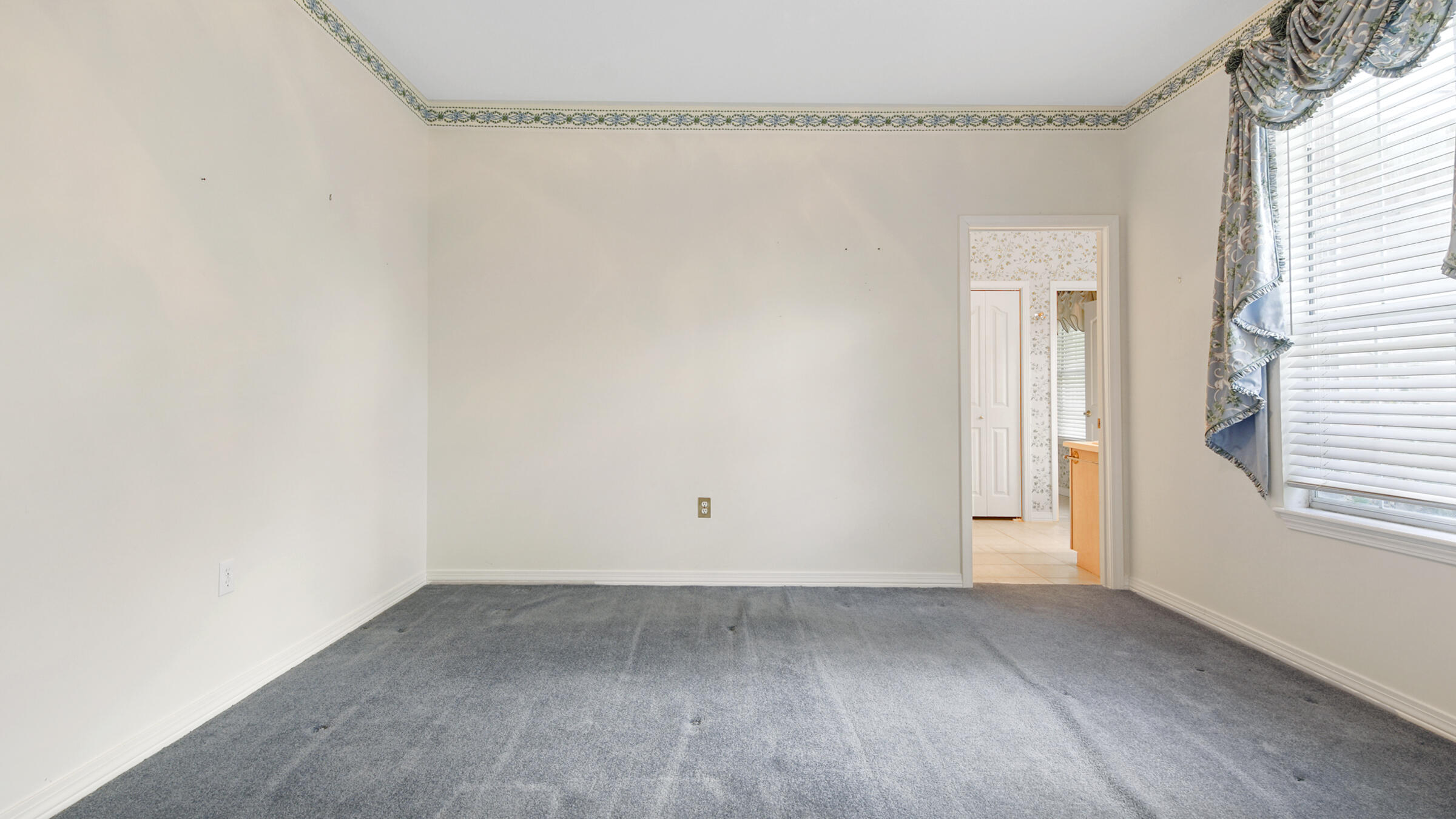 PINE SHORES - Residential