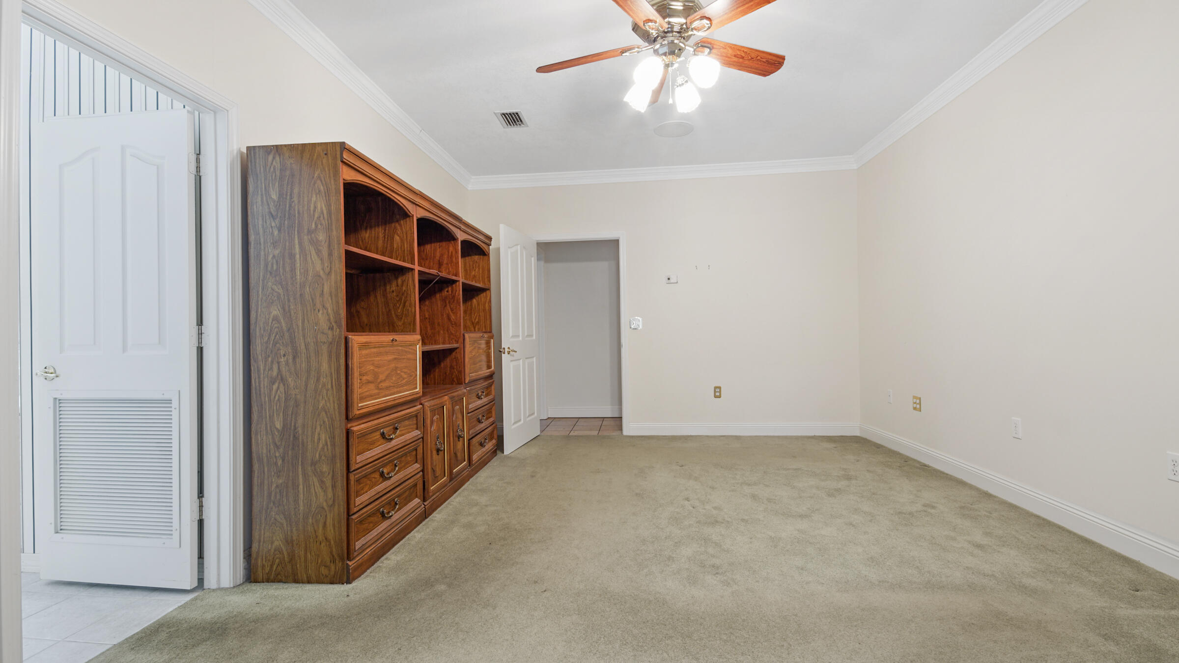 PINE SHORES - Residential