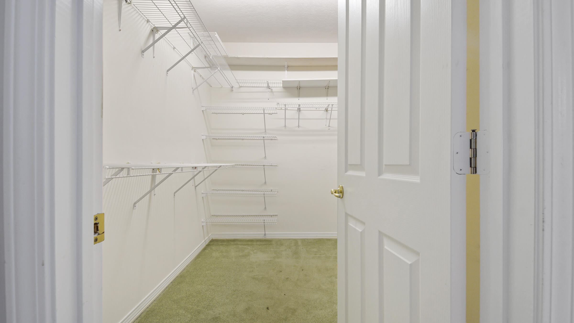 PINE SHORES - Residential