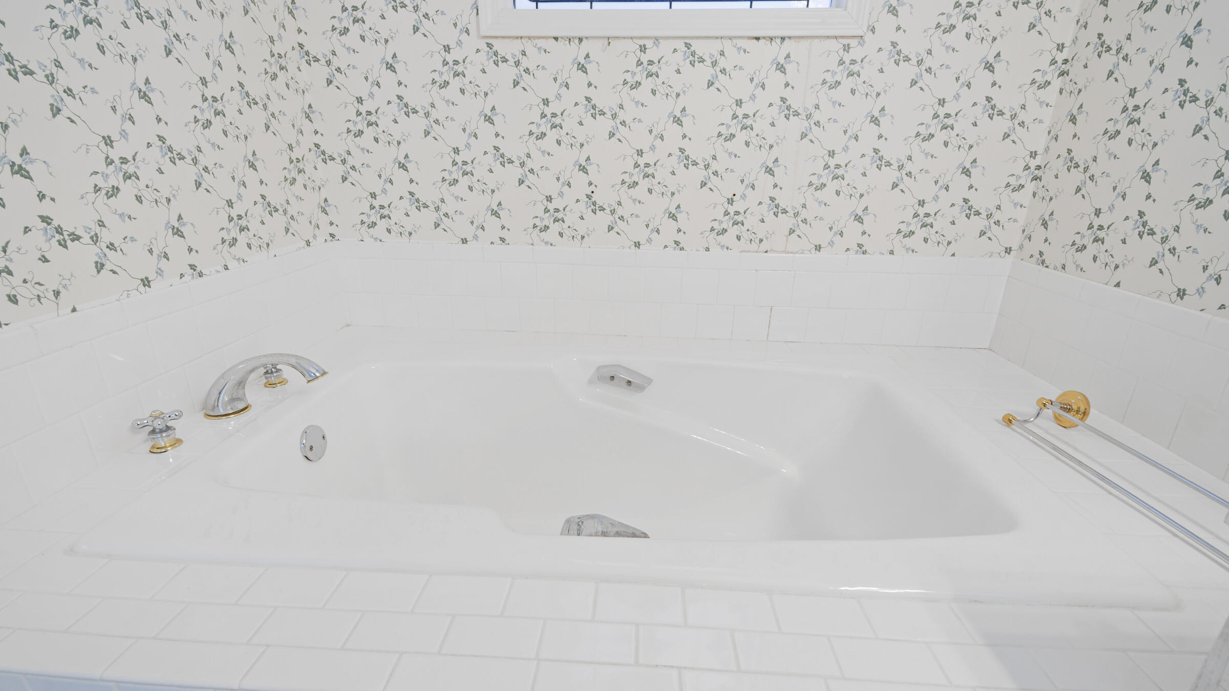 PINE SHORES - Residential