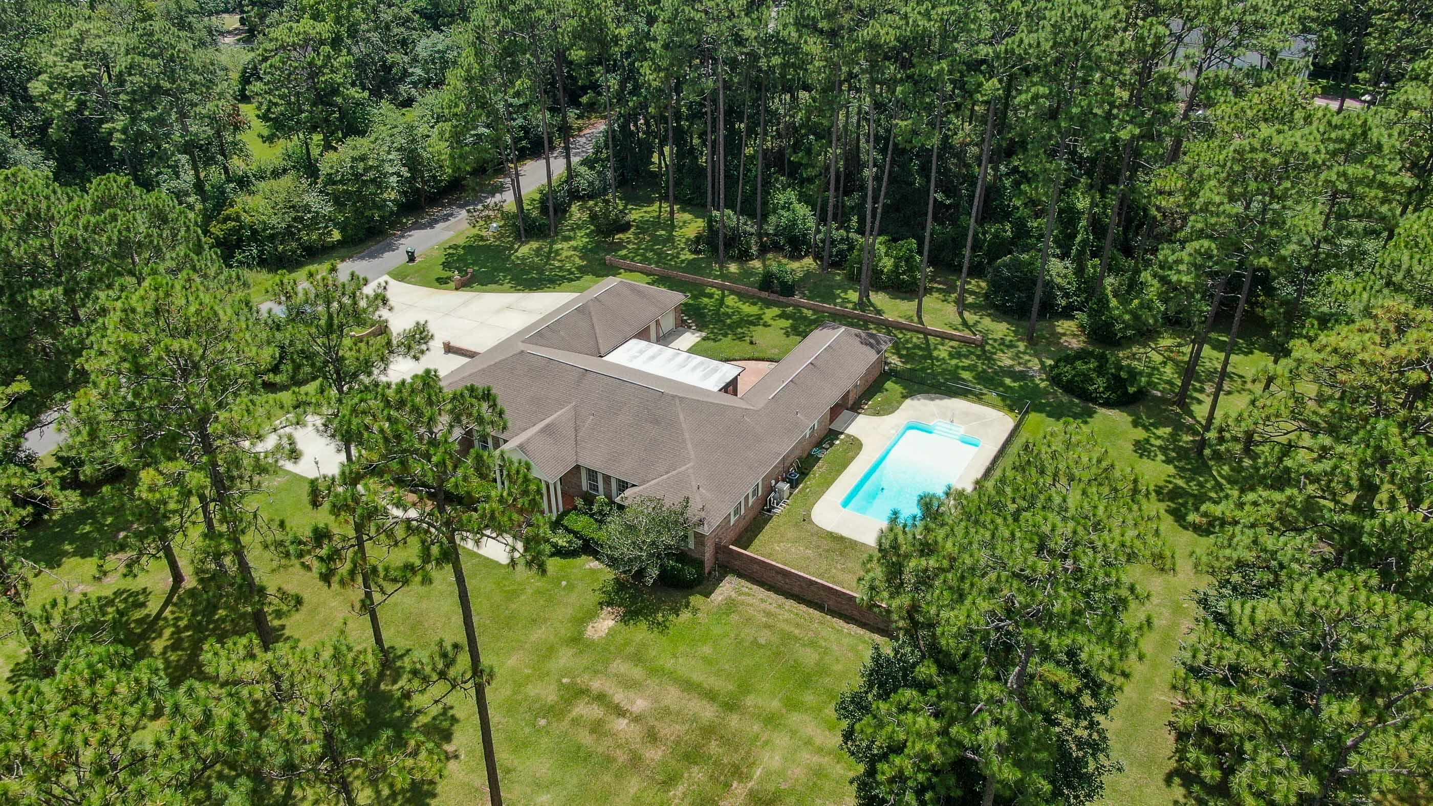 PINE SHORES - Residential