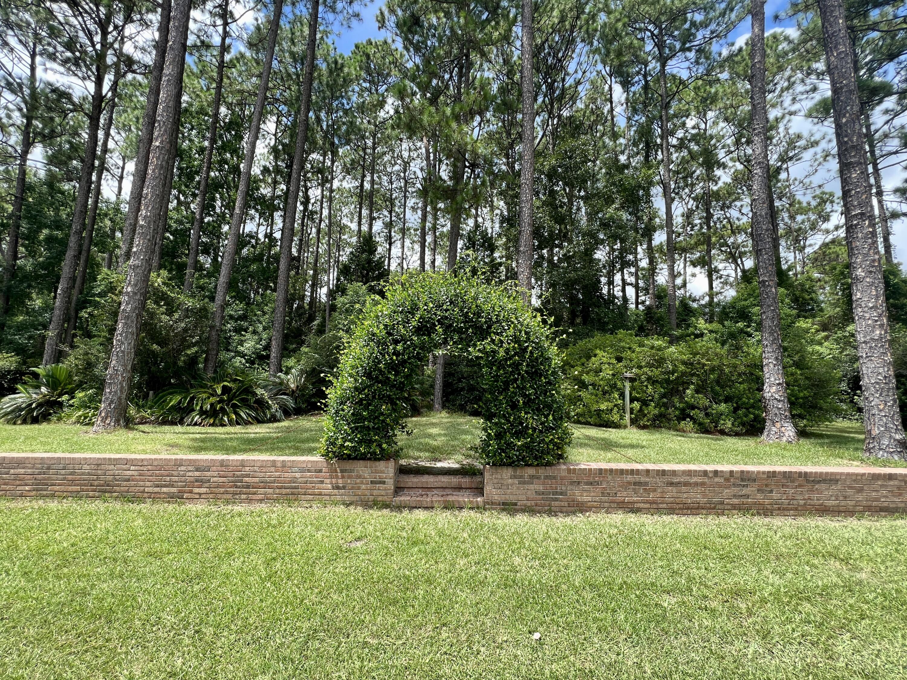 PINE SHORES - Residential