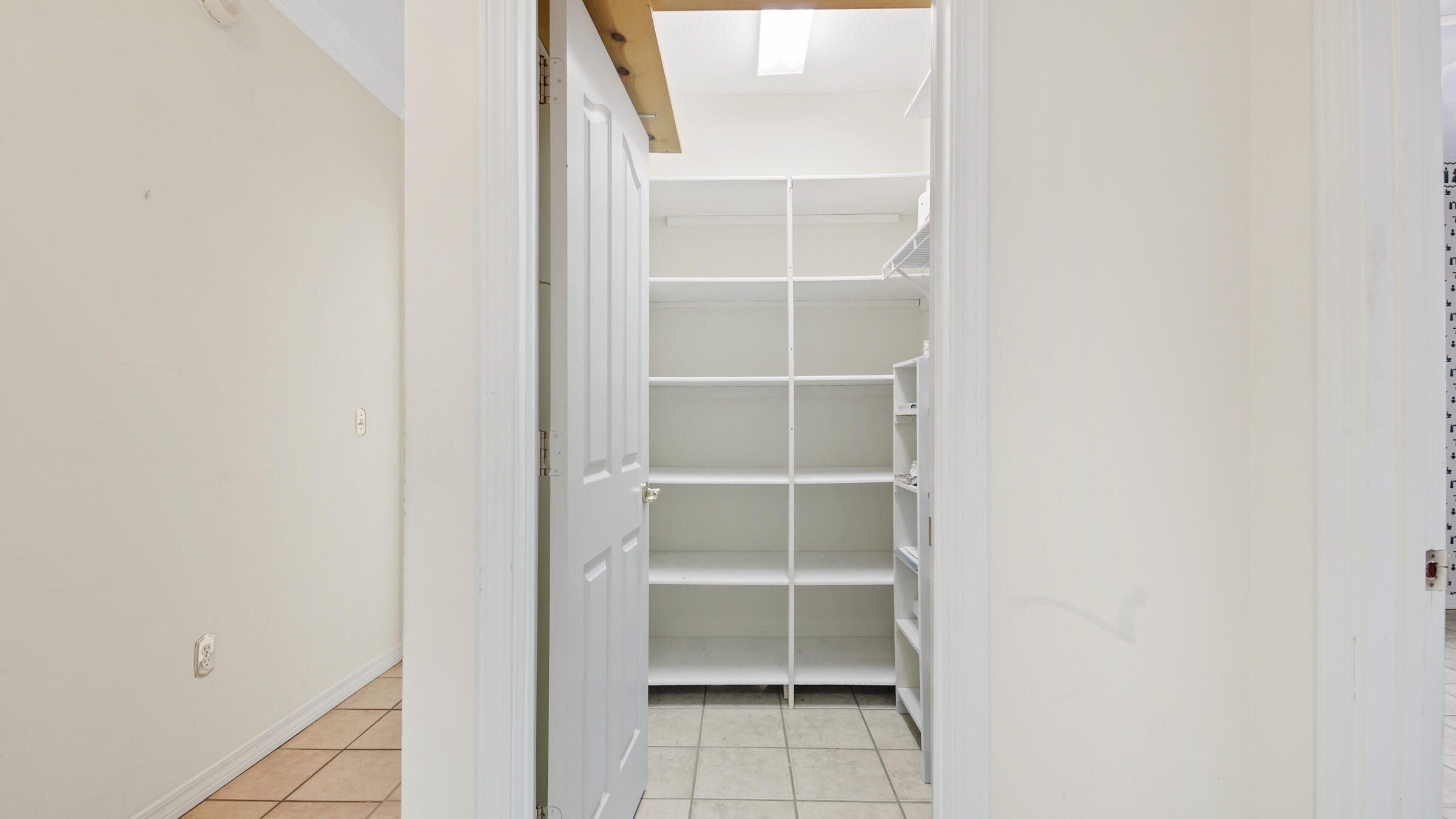 PINE SHORES - Residential