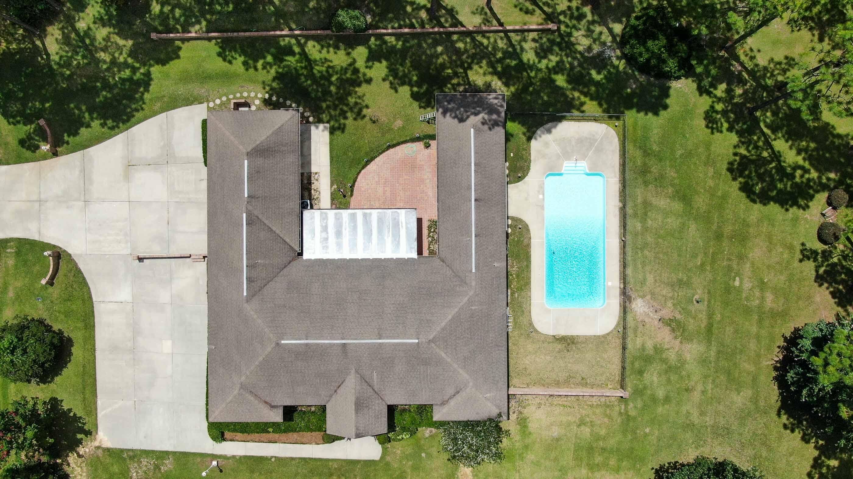 PINE SHORES - Residential