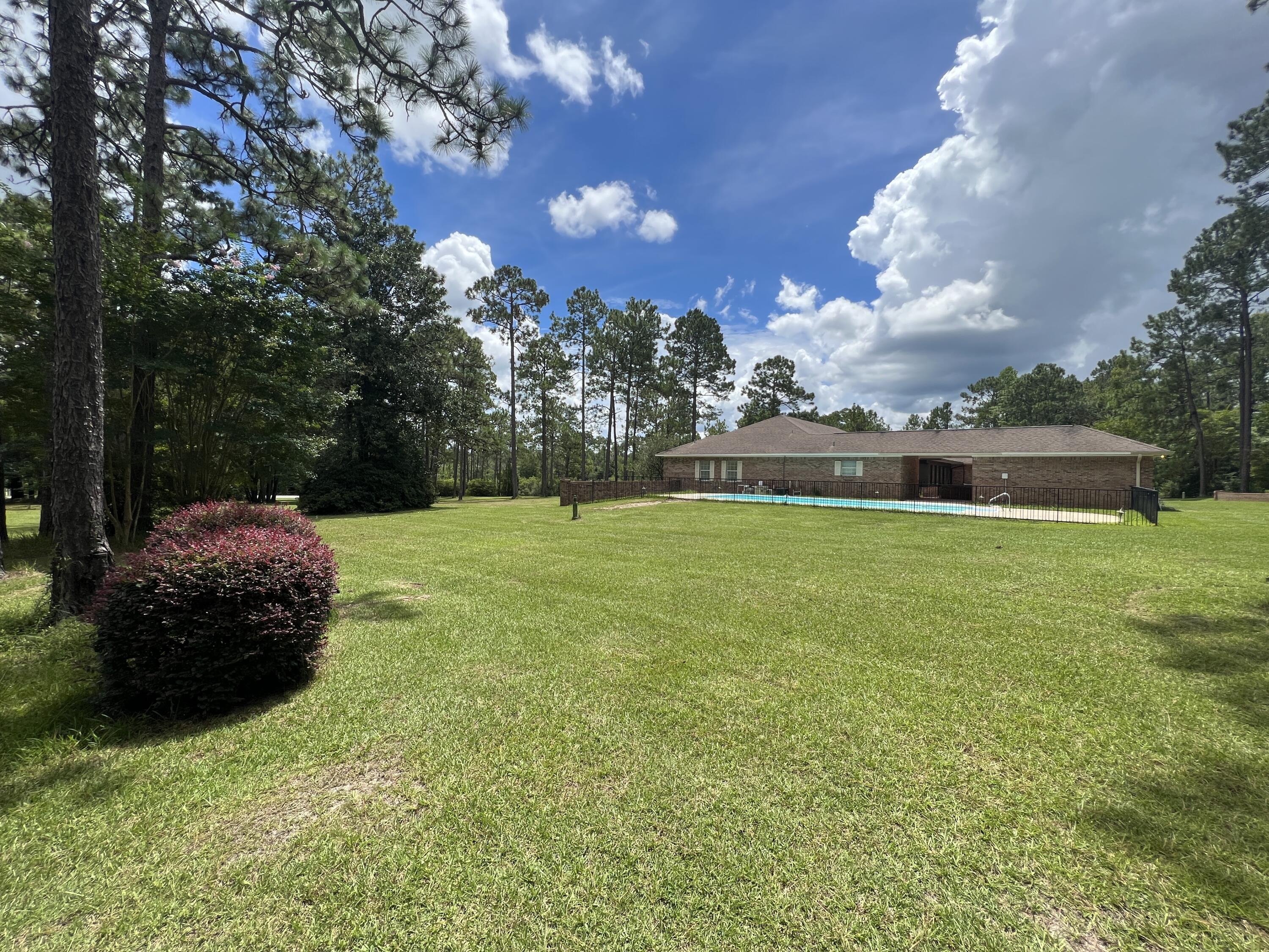 PINE SHORES - Residential