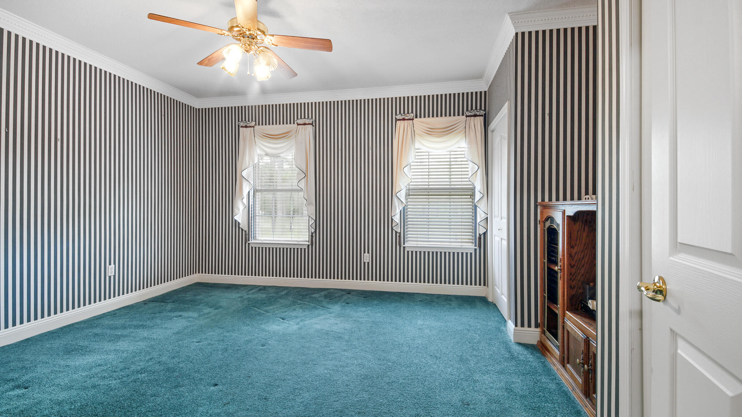 PINE SHORES - Residential