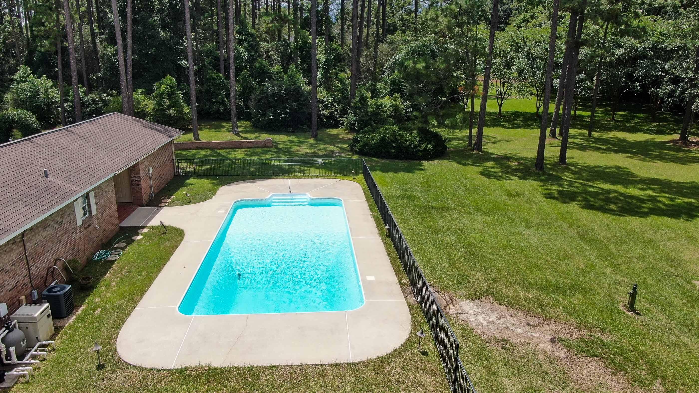 PINE SHORES - Residential