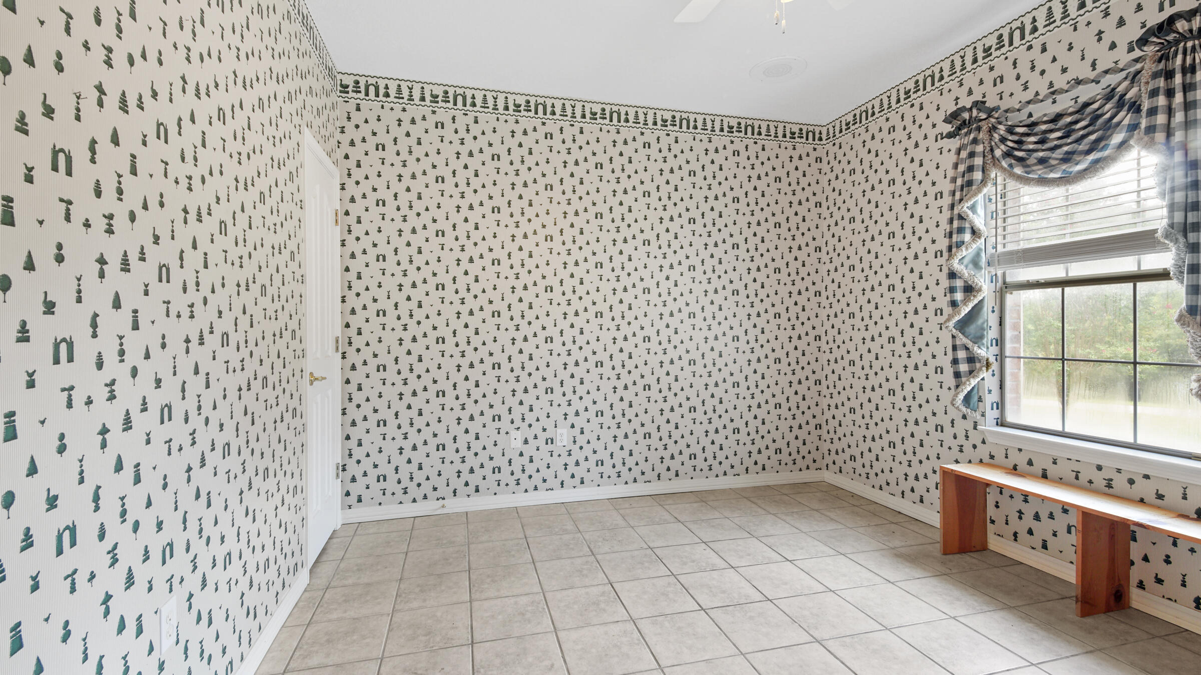 PINE SHORES - Residential